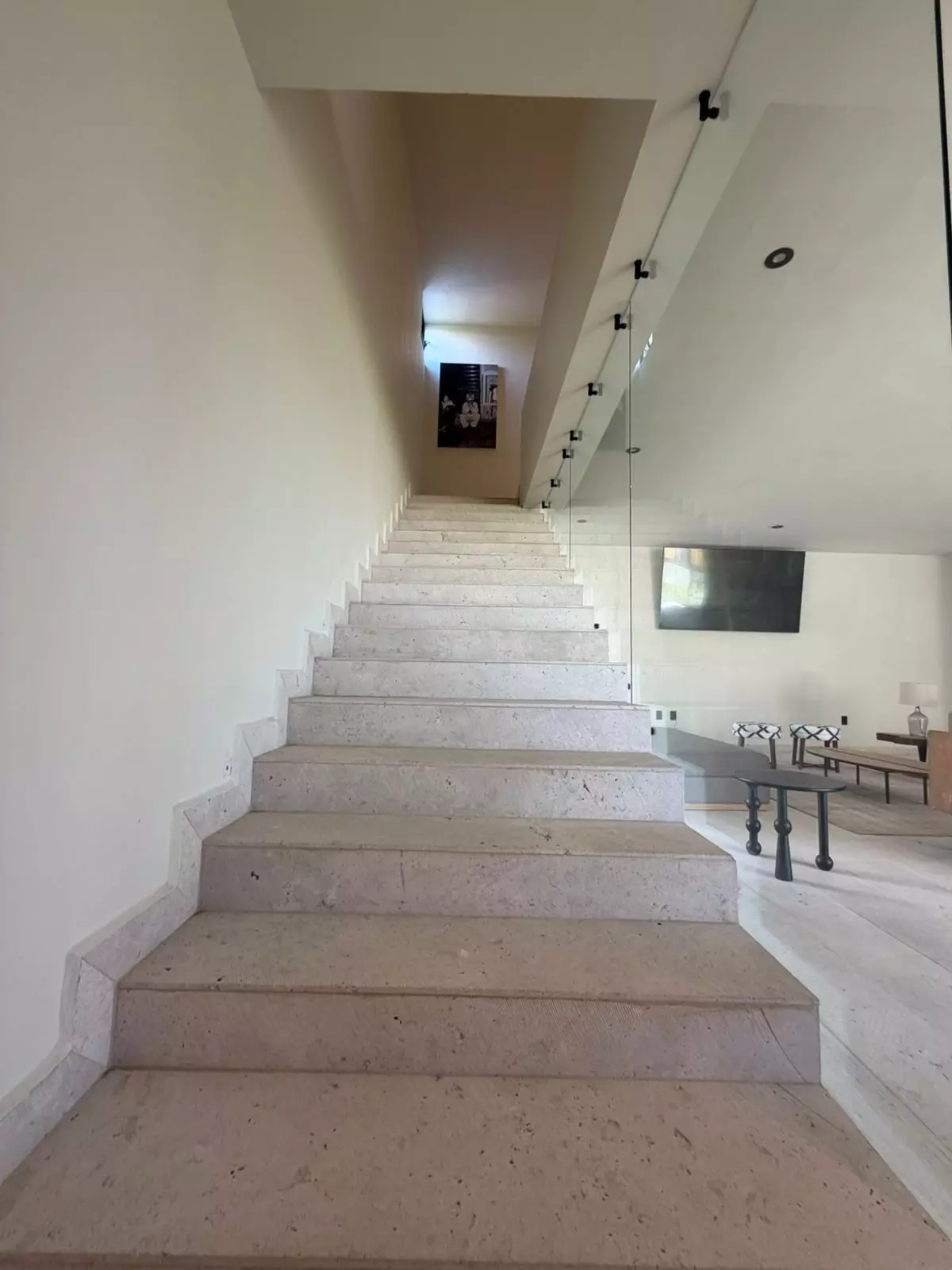 Casa La Losilla 54 — San Miguel de Allende Centro, San Miguel de Allende — photo 3 — elegant travertine staircase, soaring ceilings
