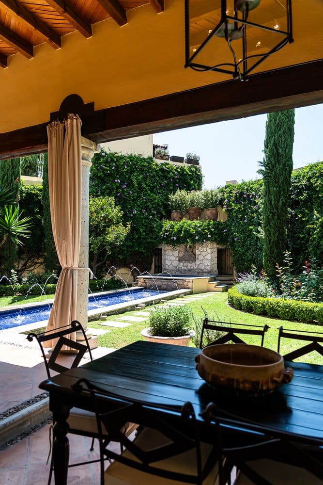 Casa Bella — Guadiana, San Miguel de Allende — photo 13 — elegant alfresco dining oasis awaits