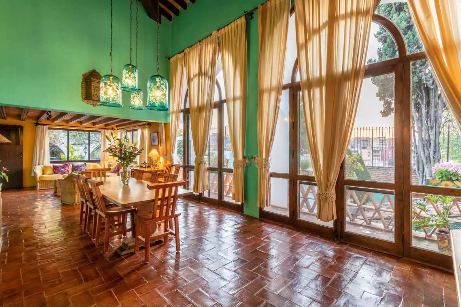 Villa Mariposa — Atascadero (Arcos de San Miguel), San Miguel de Allende — photo 12 — verdant retreat with architectural charm, abundant light