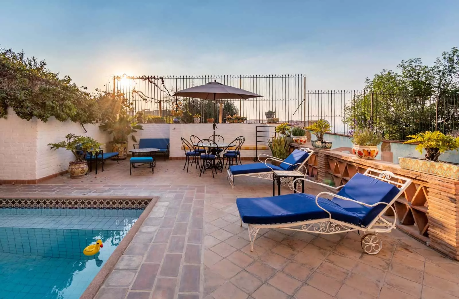 Villa Mariposa — Atascadero (Arcos de San Miguel), San Miguel de Allende — photo 18 — stunning rooftop oasis with poolside luxury