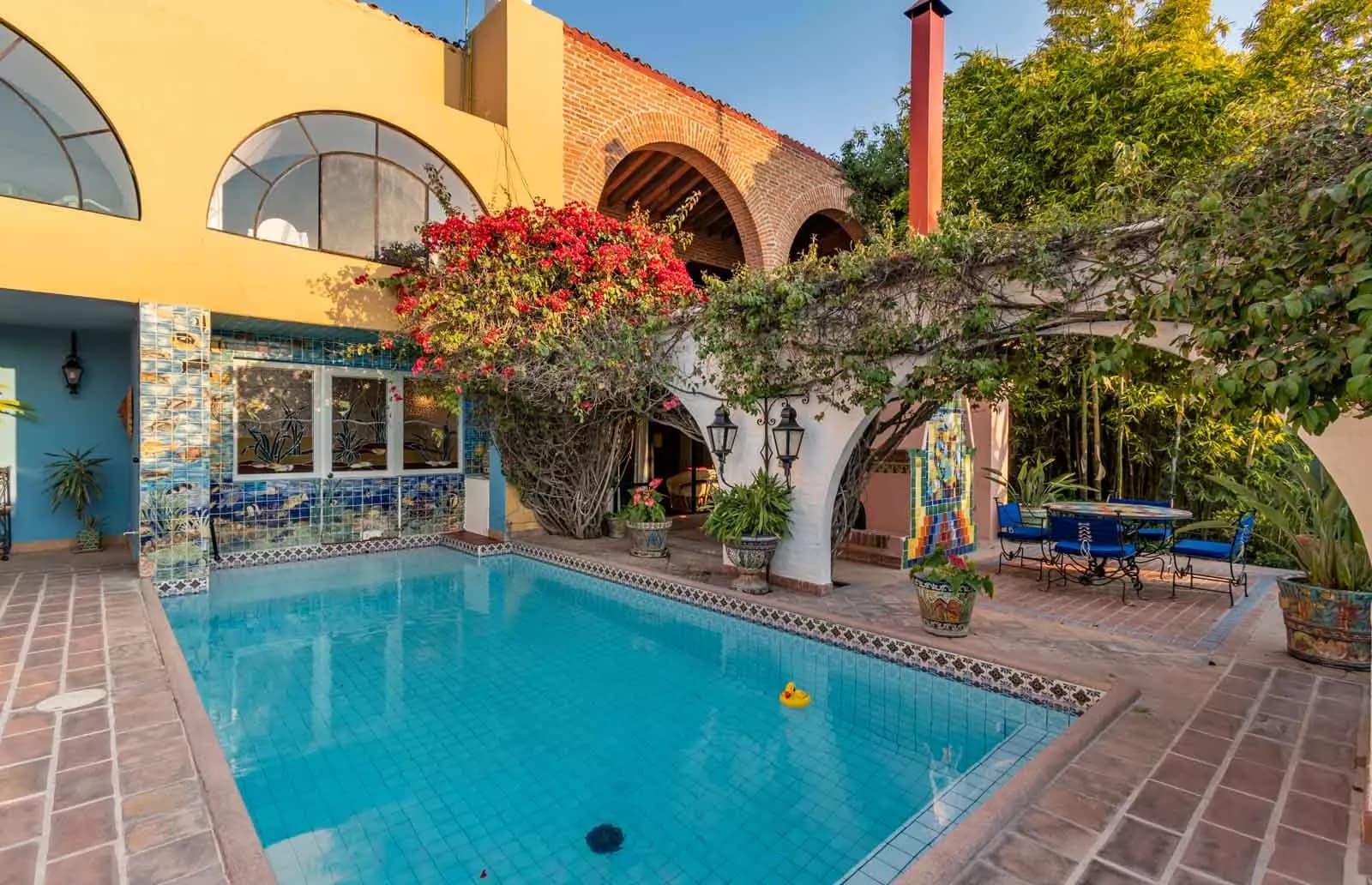 Villa Mariposa — Atascadero (Arcos de San Miguel), San Miguel de Allende — photo 19 — enchanting courtyard pool, colonial charm