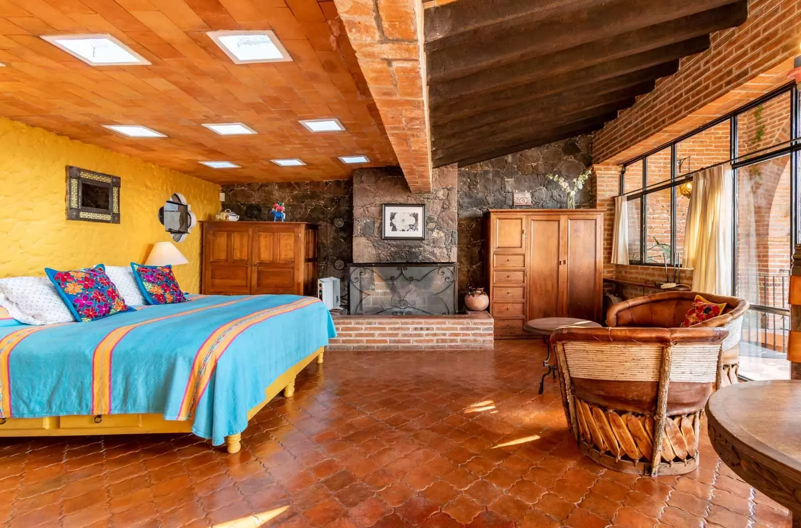 Villa Mariposa — Atascadero (Arcos de San Miguel), San Miguel de Allende — photo 4 — rustic luxury master suite, soaring beams