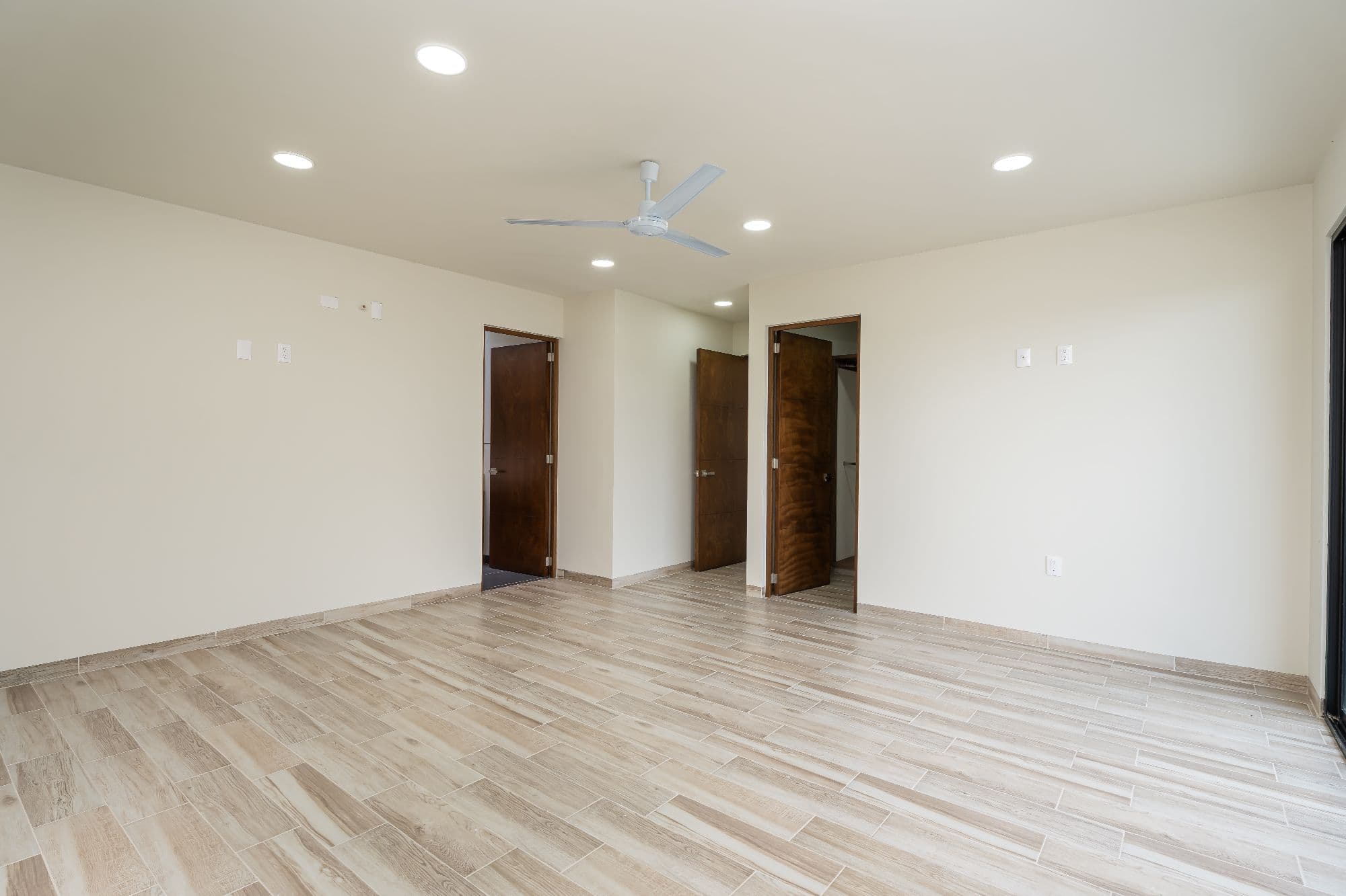 Casa Lavanda — Zirándaro, San Miguel de Allende — photo 17 — spacious open-plan living elegance