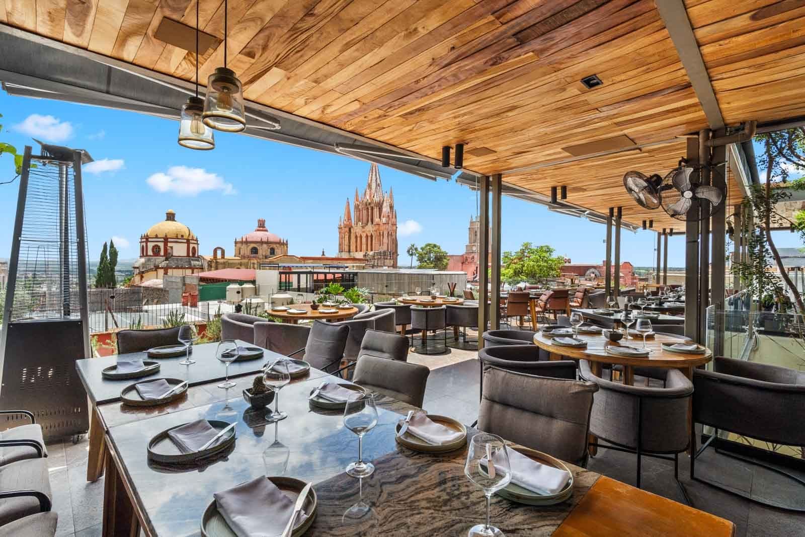 Sollano 18 — Centro, San Miguel de Allende — photo 12 — iconic cathedral views, rooftop elegance