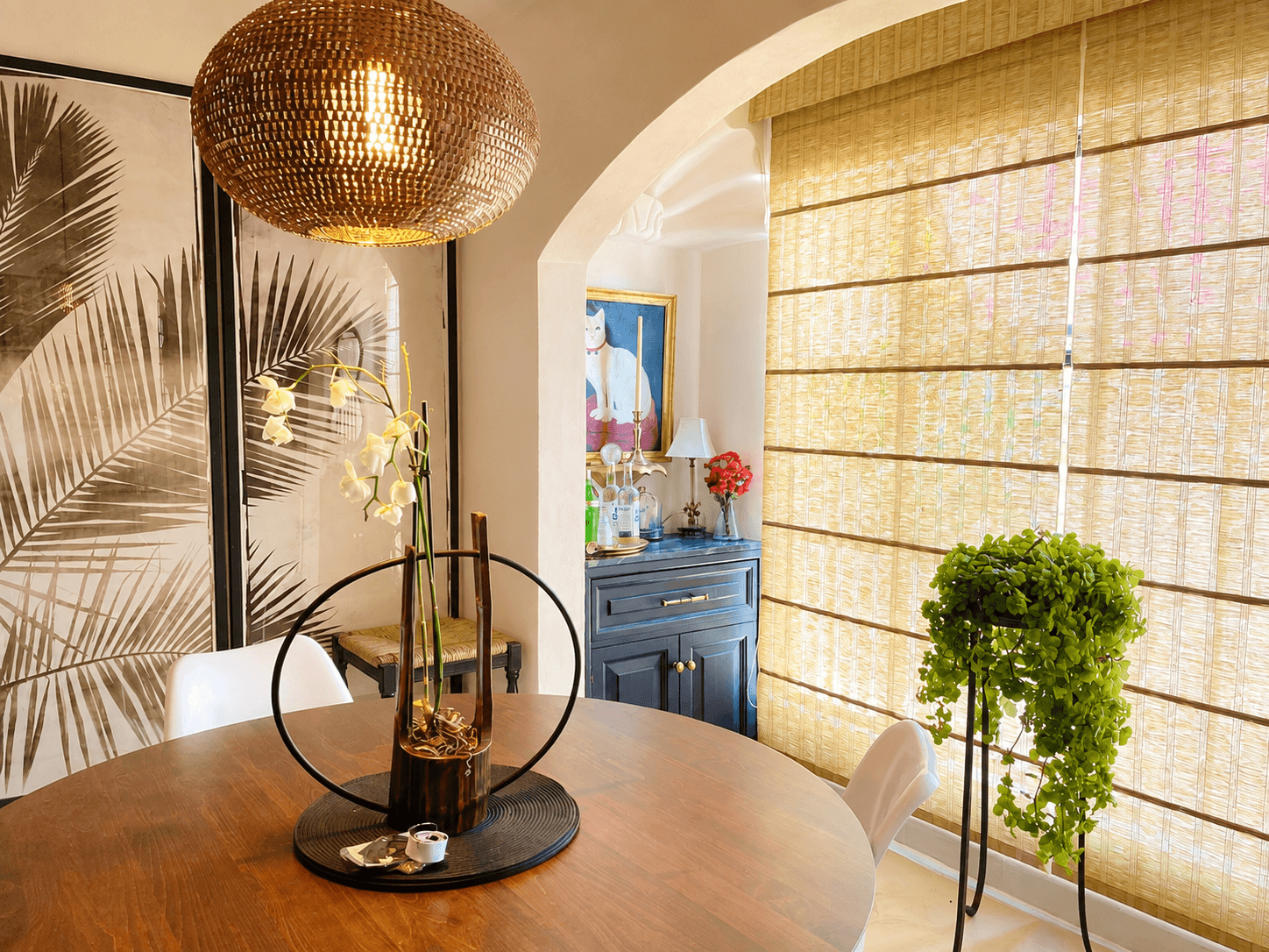 Casa Luna Blanca — San Antonio, San Miguel de Allende — photo 11 — sunlit dining room, curated elegance