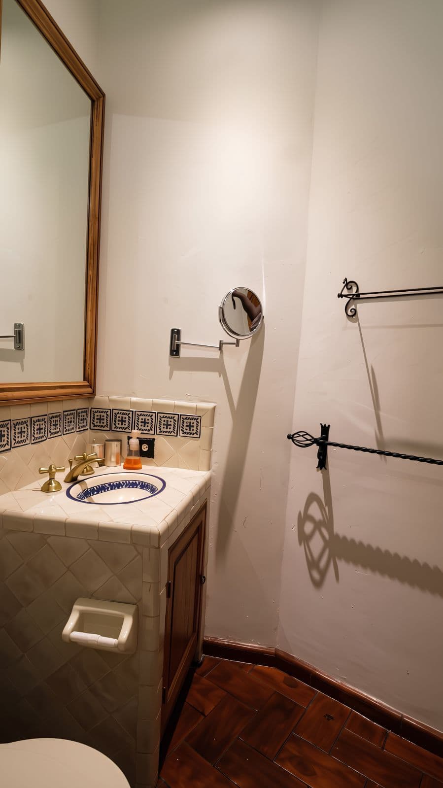Casa Gibson — Centro, San Miguel de Allende — photo 23 — charming traditional bathroom, authentic mexican details