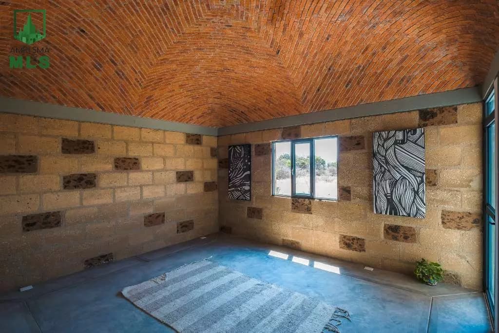 Casa El Toreador — Camino a Dr Mora, San Miguel de Allende — photo 6 — rustic brick vault, luminous potential