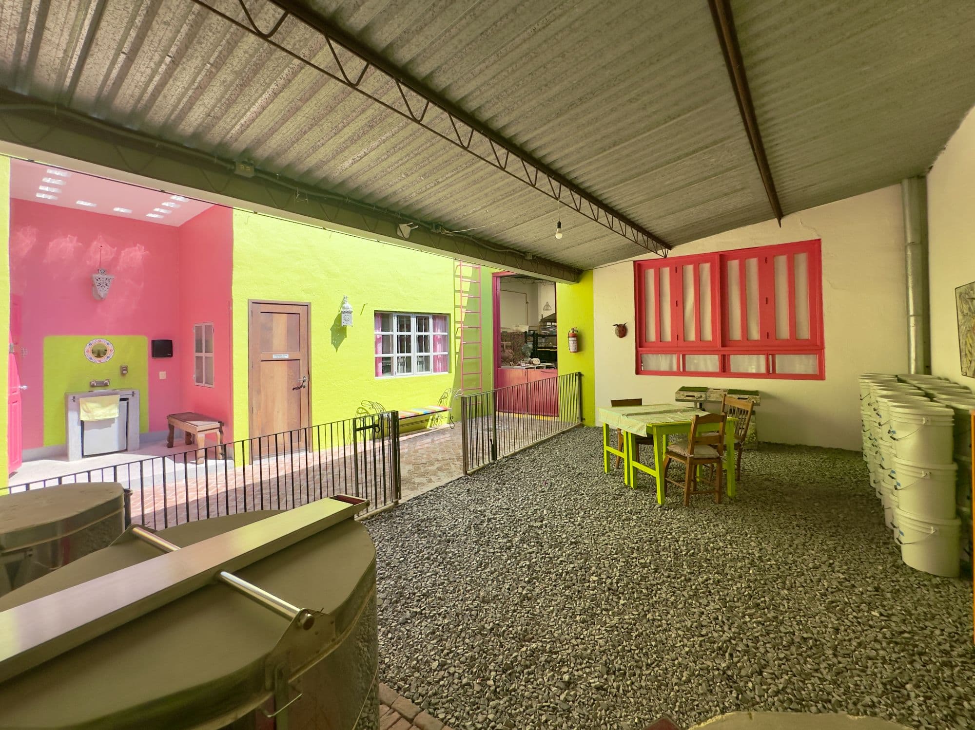 Art Studio in San Antonio — San Antonio, San Miguel de Allende — photo 16 — vibrant artist studio with potential