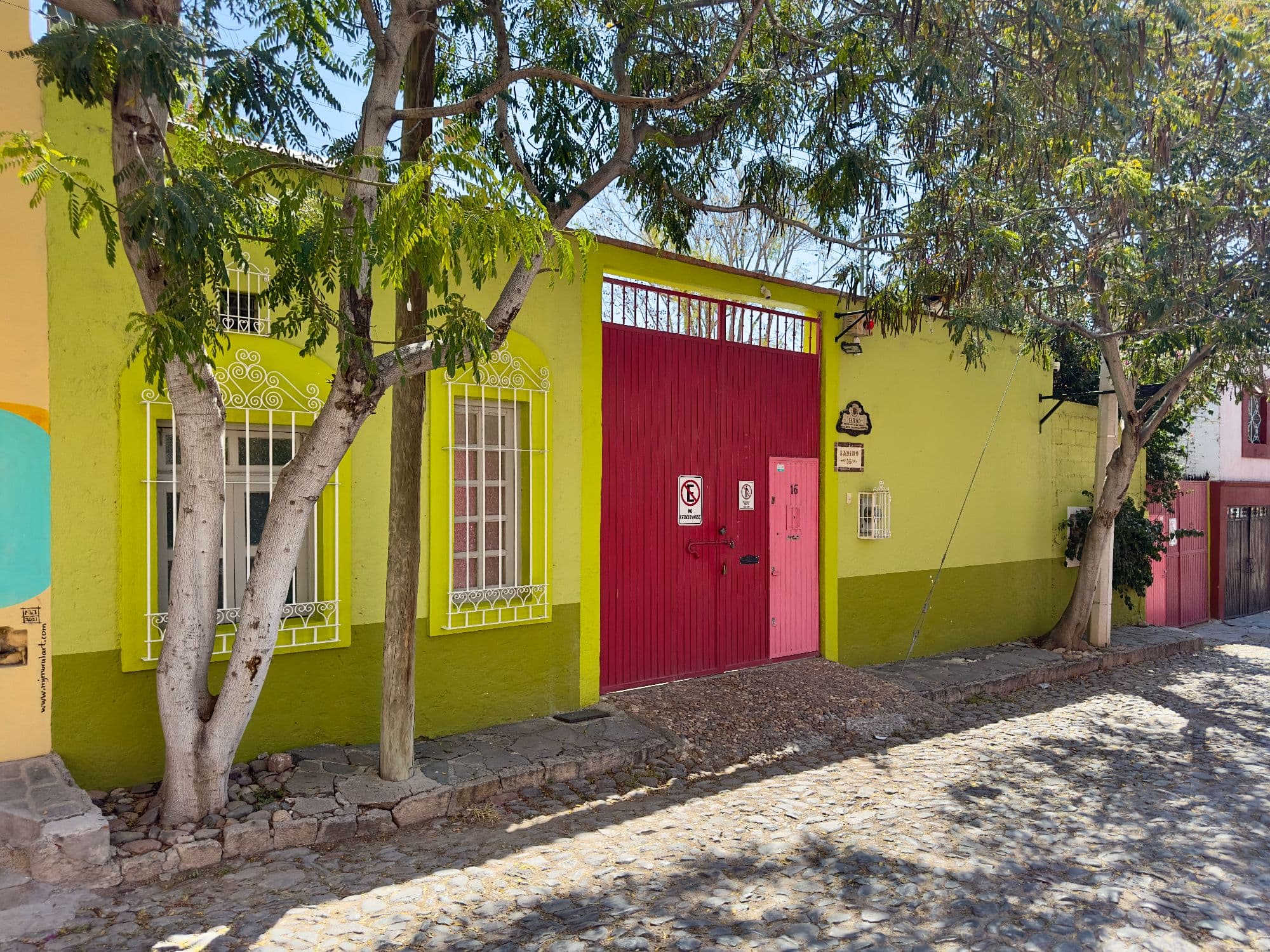 Art Studio in San Antonio — San Antonio, San Miguel de Allende — photo 3 — vibrant colonial charm, shaded courtyard