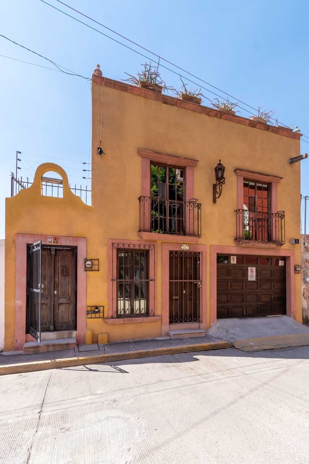 Casa las Nubes — San Antonio, San Miguel de Allende — photo 26 — charming colonial façade, sun-drenched courtyard