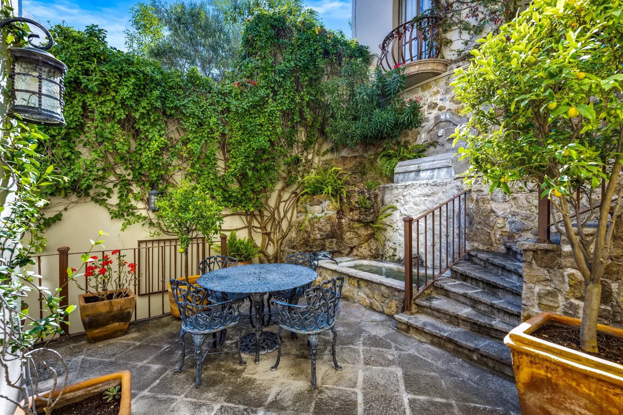 Casa Stone — Balcones, San Miguel de Allende — photo 12 — enchanting ivy-draped courtyard oasis