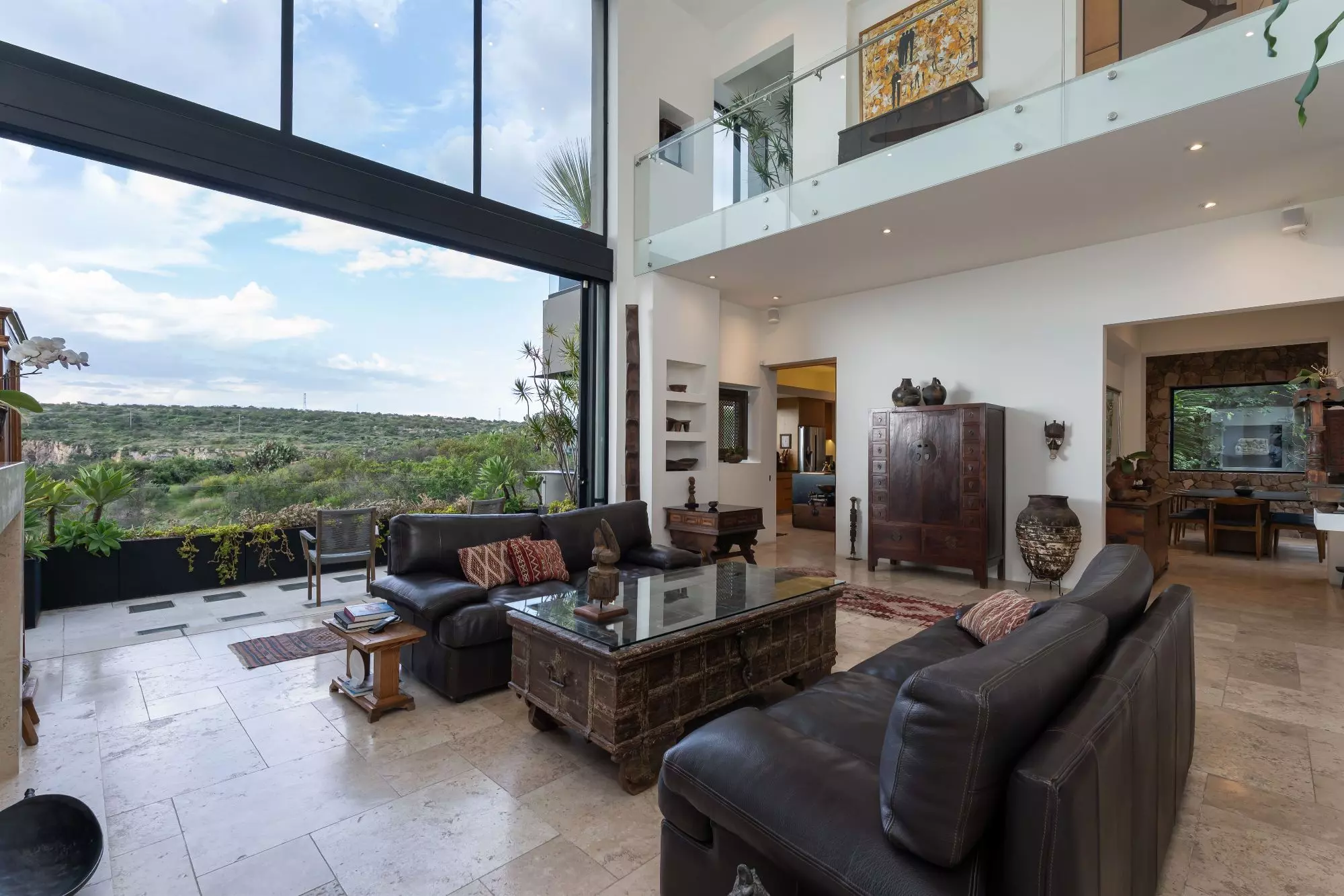 Mirador del Charco — Rinconada de Los Balcones, San Miguel de Allende — panoramic views, soaring ceilings, curated elegance