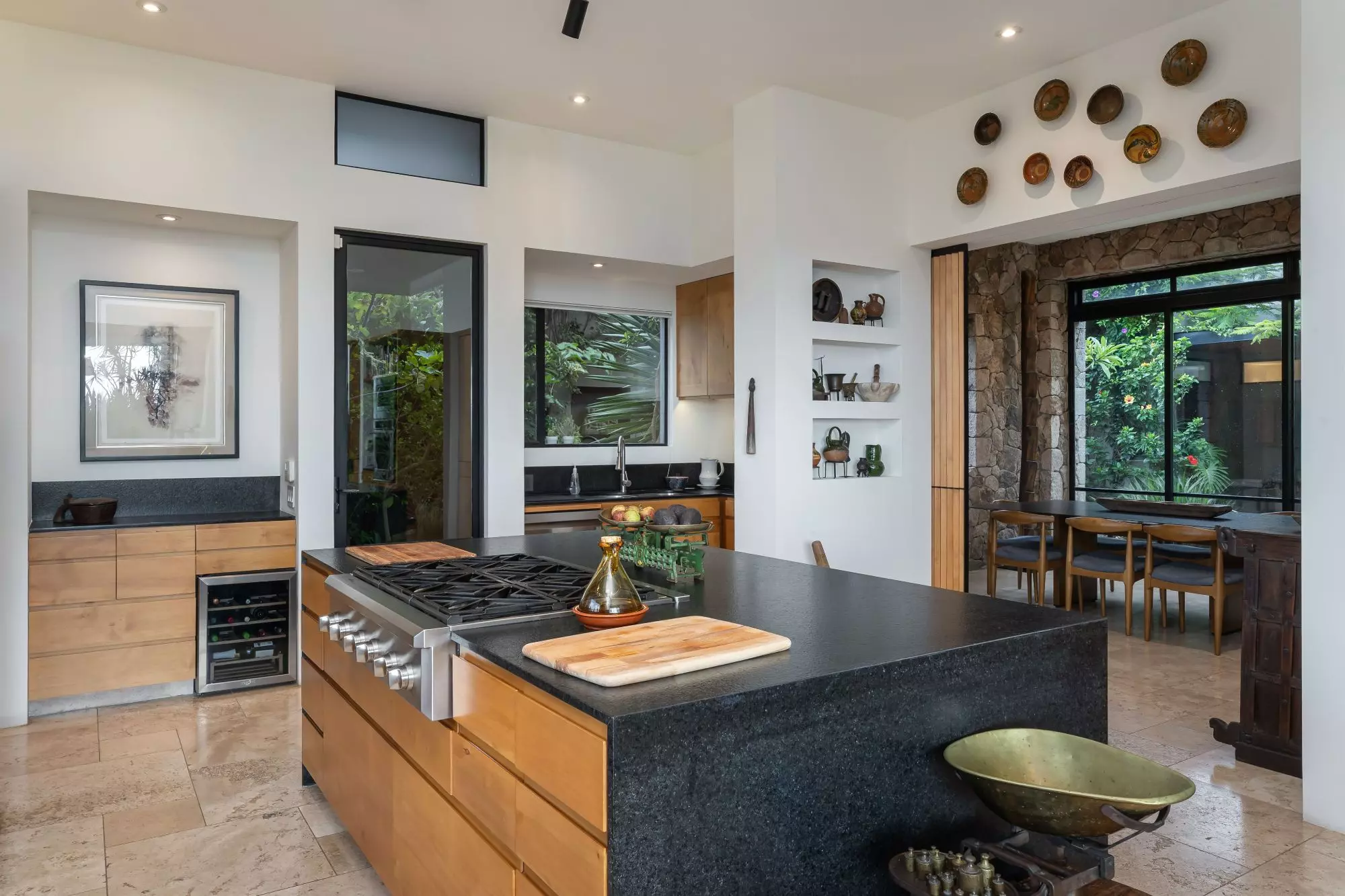 Mirador del Charco — Rinconada de Los Balcones, San Miguel de Allende — photo 23 — contemporary chef's kitchen, soaring ceilings