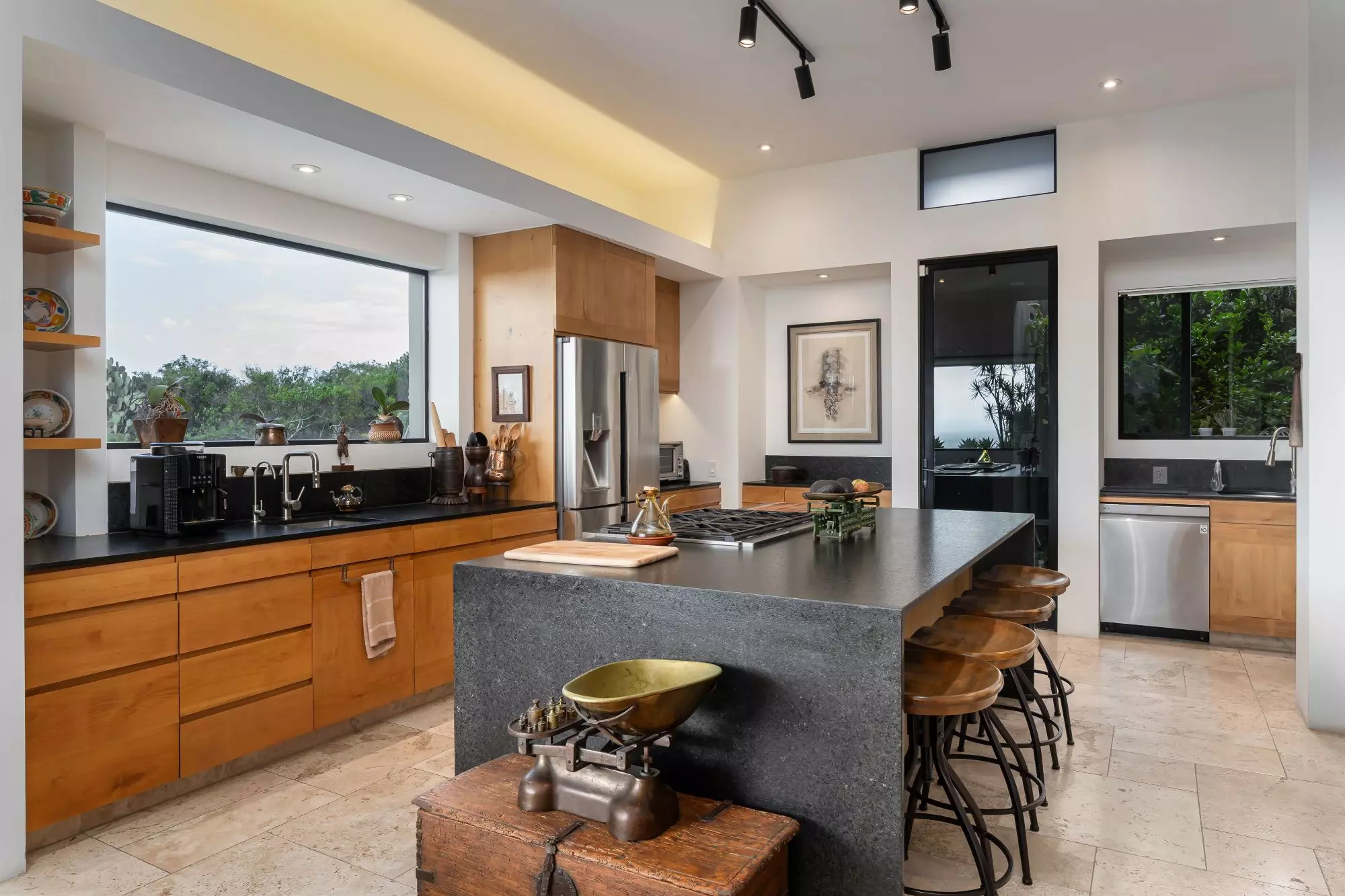 Mirador del Charco — Rinconada de Los Balcones, San Miguel de Allende — photo 17 — sophisticated culinary haven with panoramic views