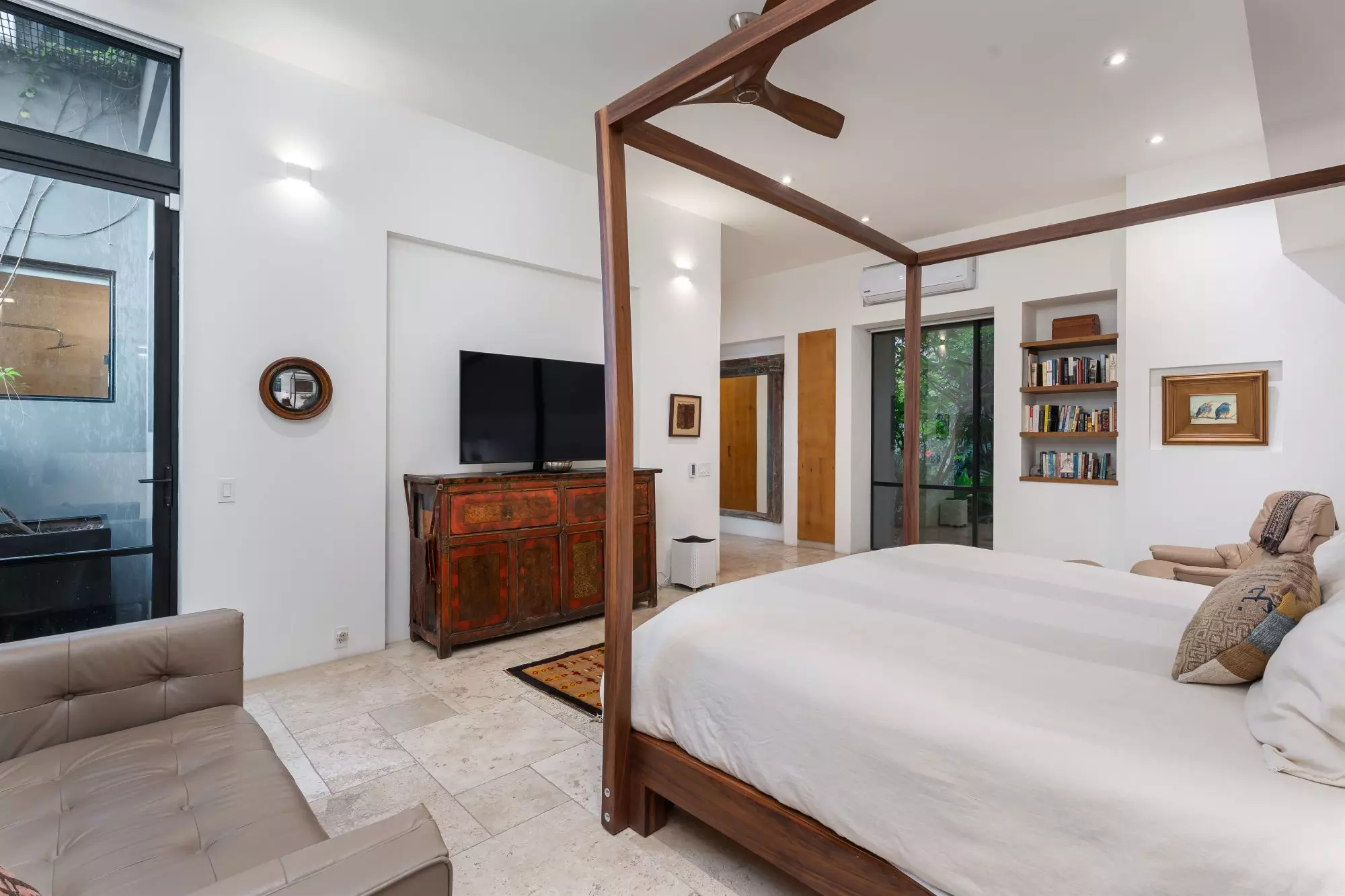 Mirador del Charco — Rinconada de Los Balcones, San Miguel de Allende — photo 24 — elegant master suite, refined architectural details