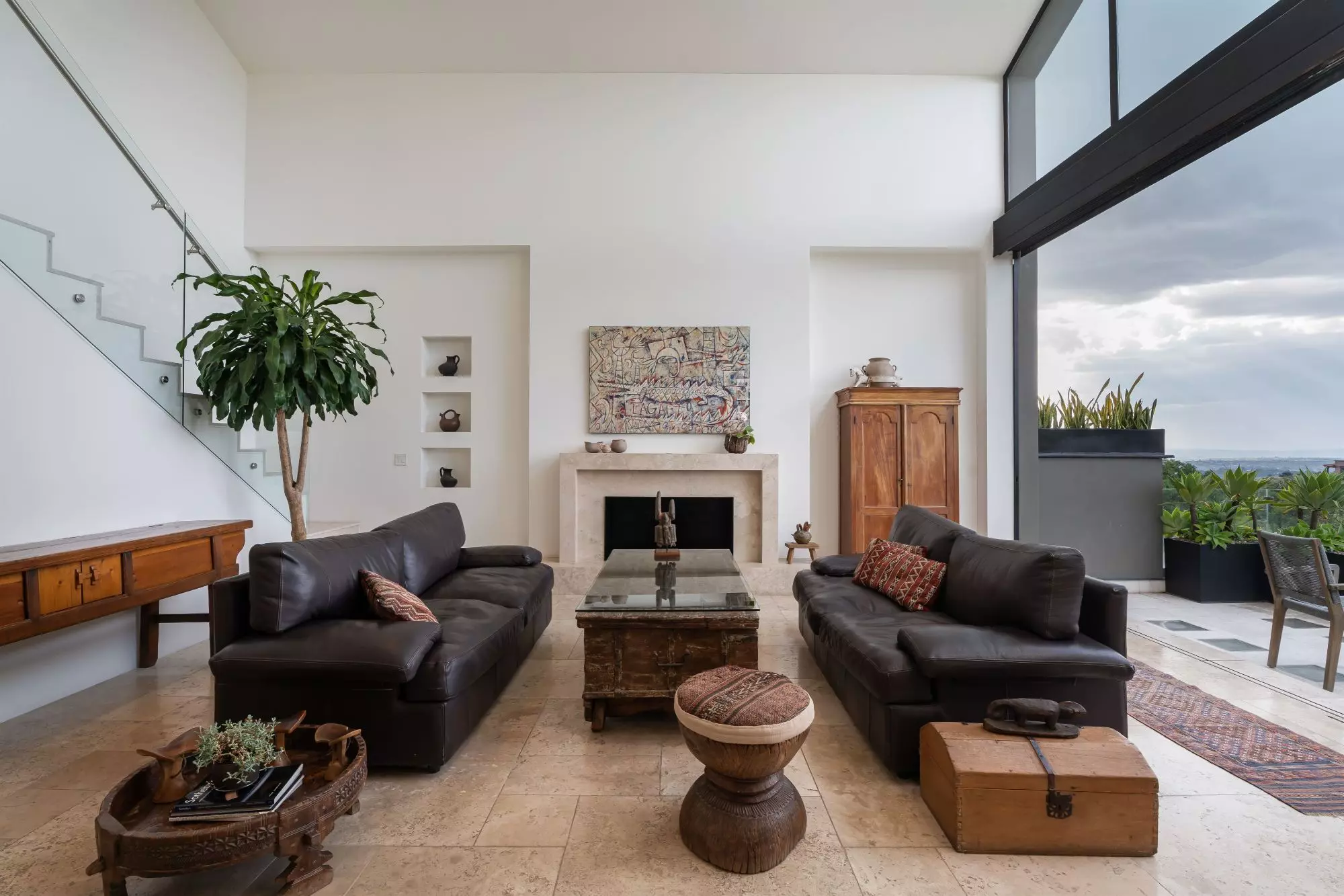 Mirador del Charco — Rinconada de Los Balcones, San Miguel de Allende — photo 7 — luminous living space with panoramic views