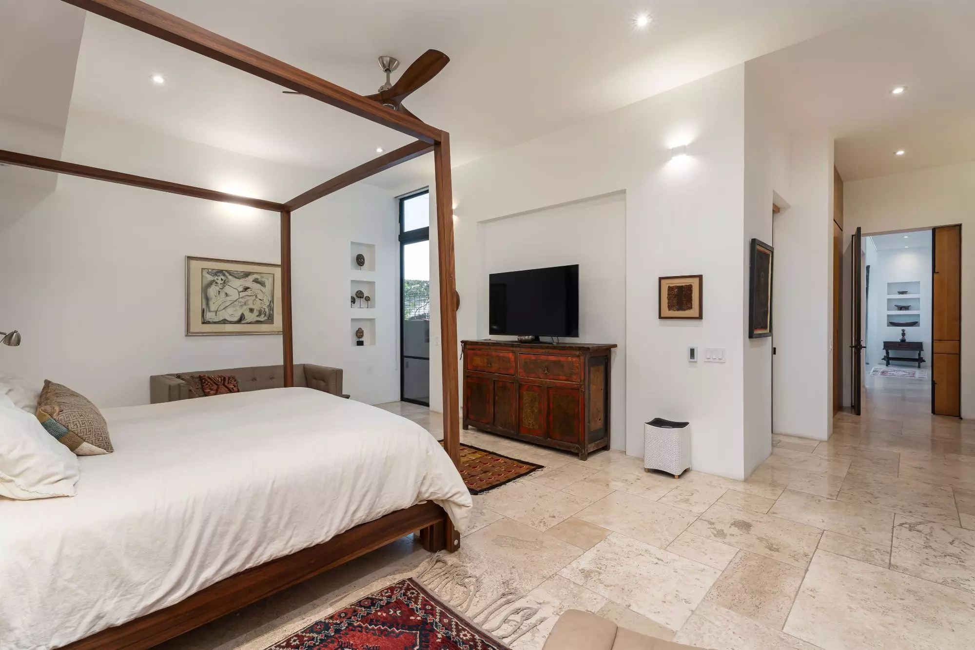 Mirador del Charco — Rinconada de Los Balcones, San Miguel de Allende — photo 25 — elegant master suite, timeless charm