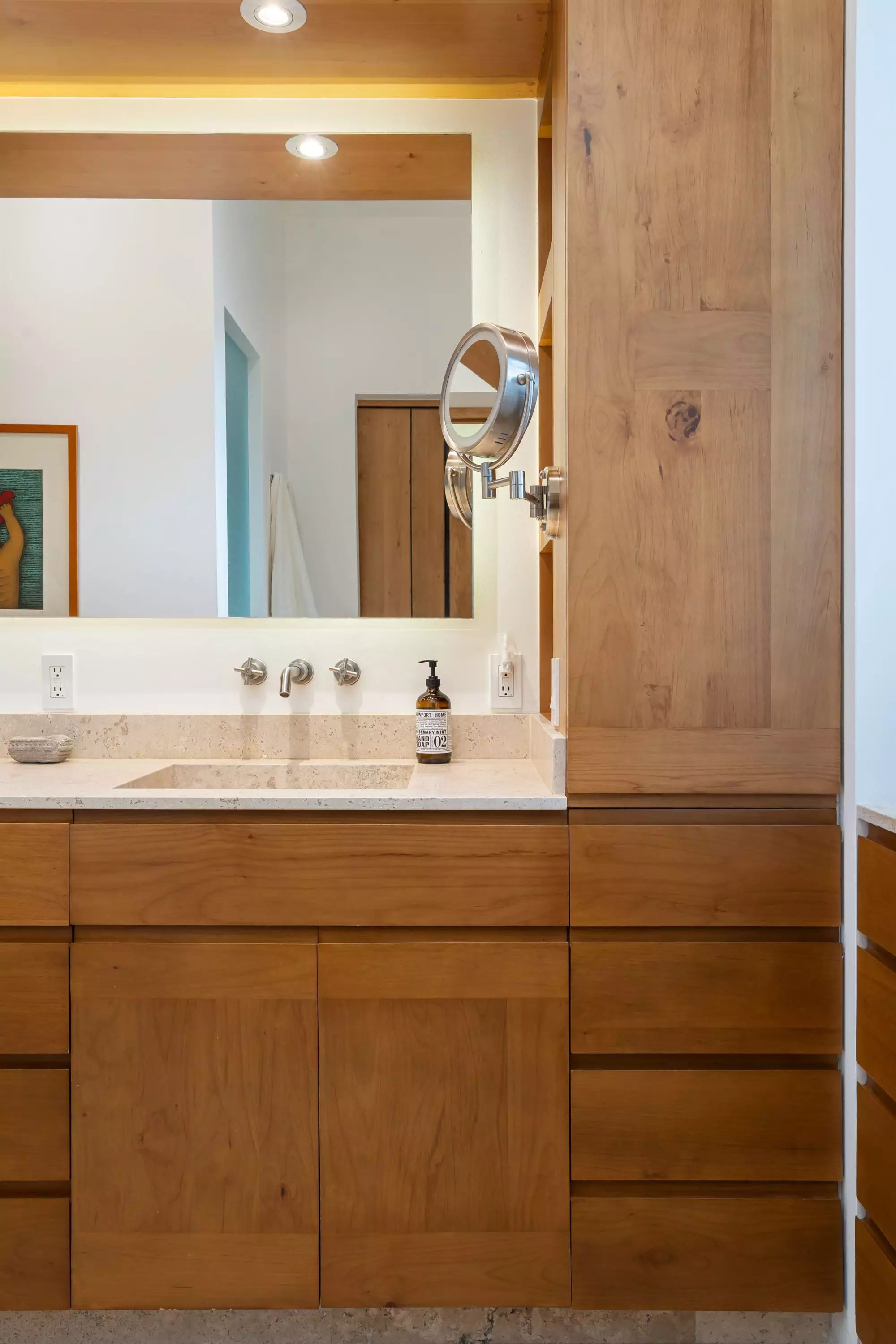 Mirador del Charco — Rinconada de Los Balcones, San Miguel de Allende — photo 28 — warm wood vanity, spa-like refinement