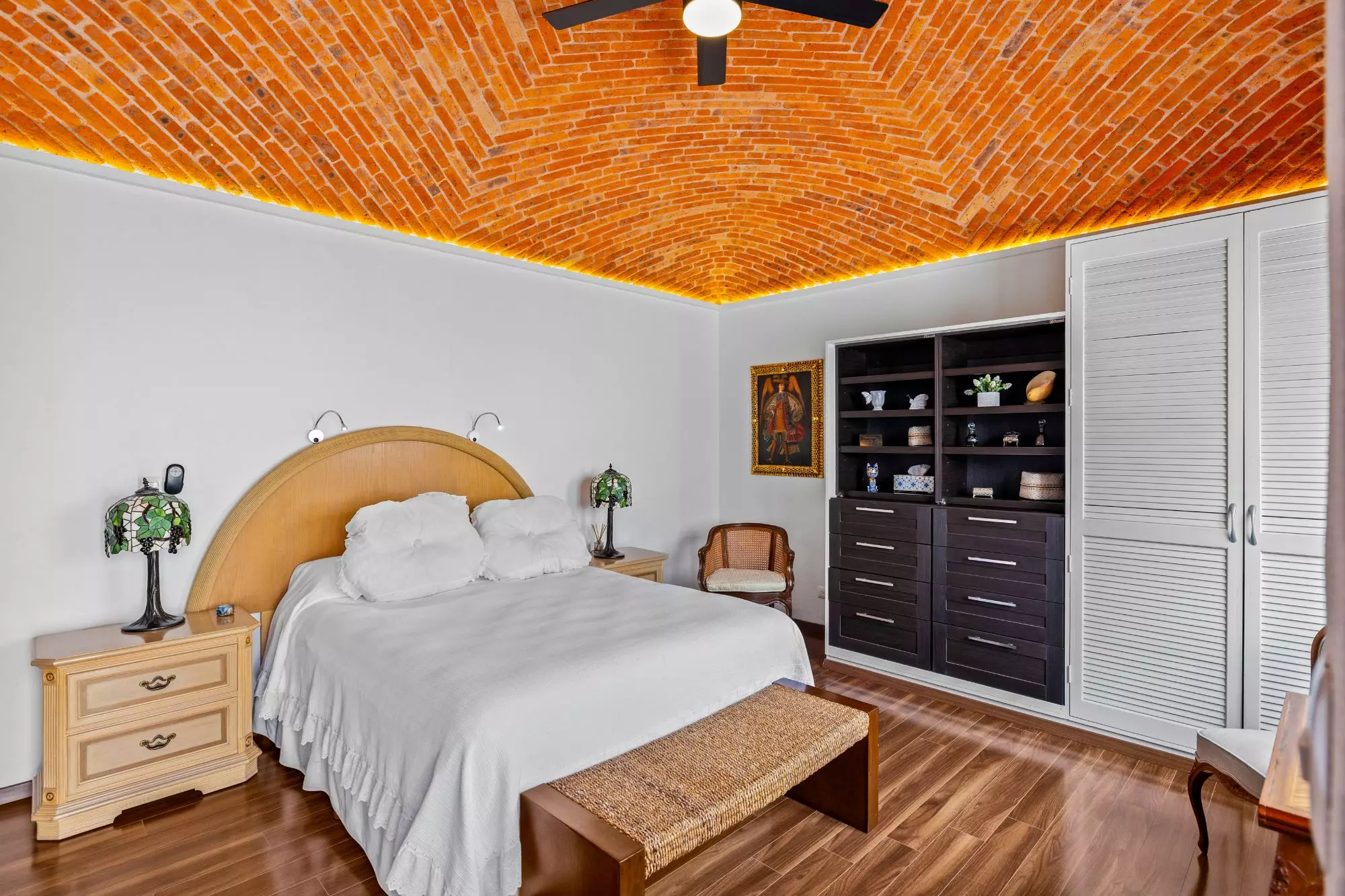 Casa del Foro — Balcones, San Miguel de Allende — photo 4 — warm brick ceiling, luminous sanctuary