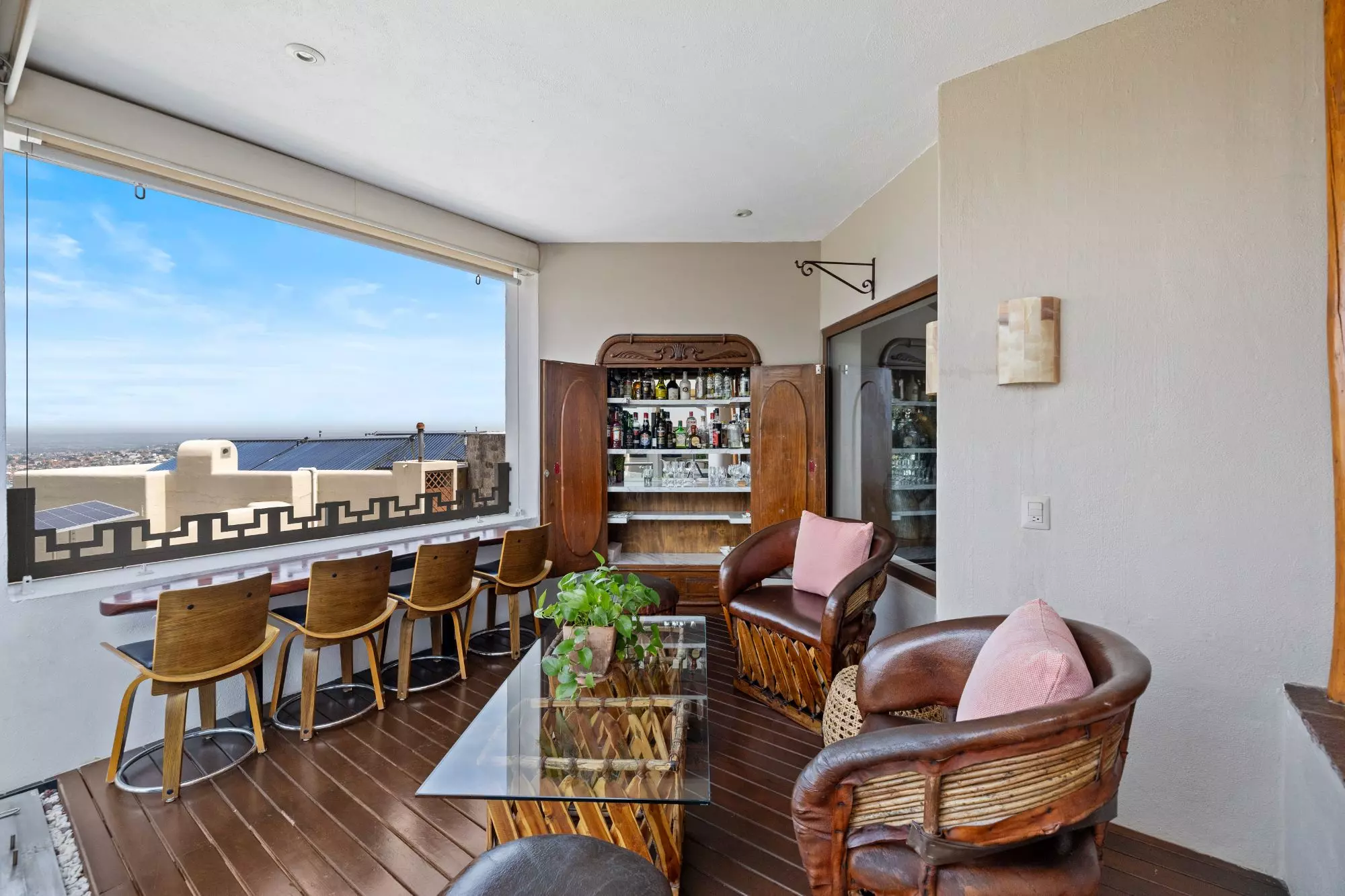 Casa del Foro — Balcones, San Miguel de Allende — photo 17 — panoramic sky views, sophisticated entertaining space