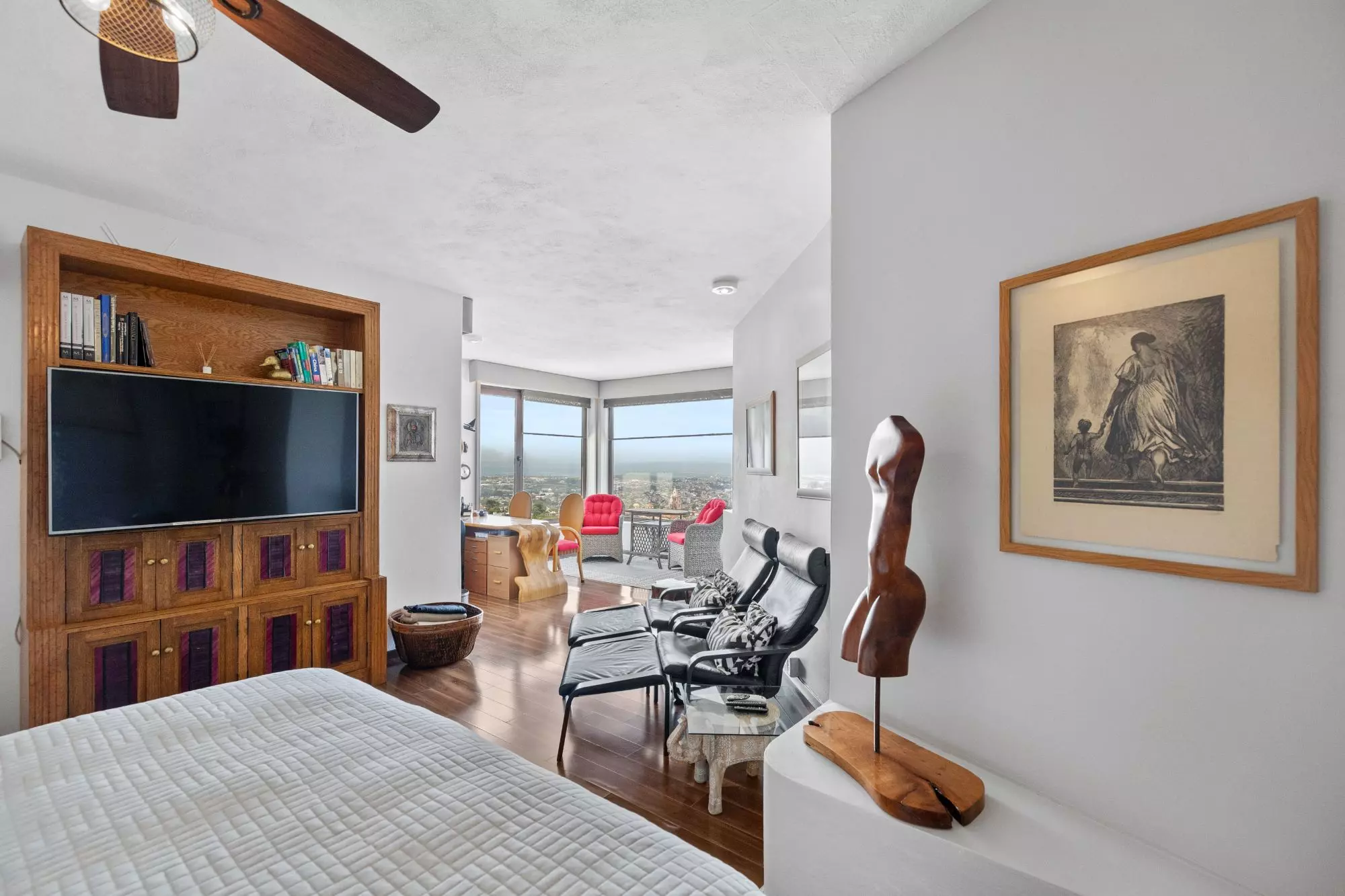 Casa del Foro — Balcones, San Miguel de Allende — photo 21 — panoramic city views, sophisticated master suite