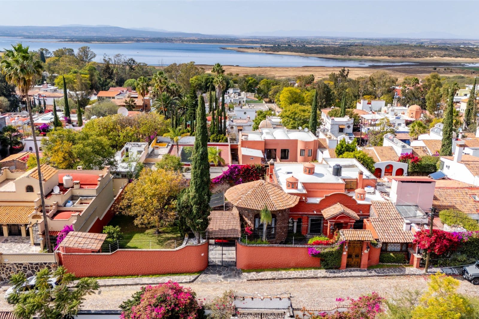 Casa Savia | A Private Garden Sanctuary in Los Frailes — Villa de los Frailes, San Miguel de Allende — photo 2 — stunning lakeside hacienda with panoramic views