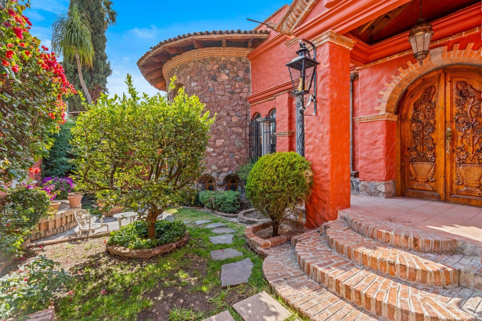 Casa Savia | A Private Garden Sanctuary in Los Frailes — Villa de los Frailes, San Miguel de Allende — photo 4 — enchanting colonial courtyard, vibrant charm
