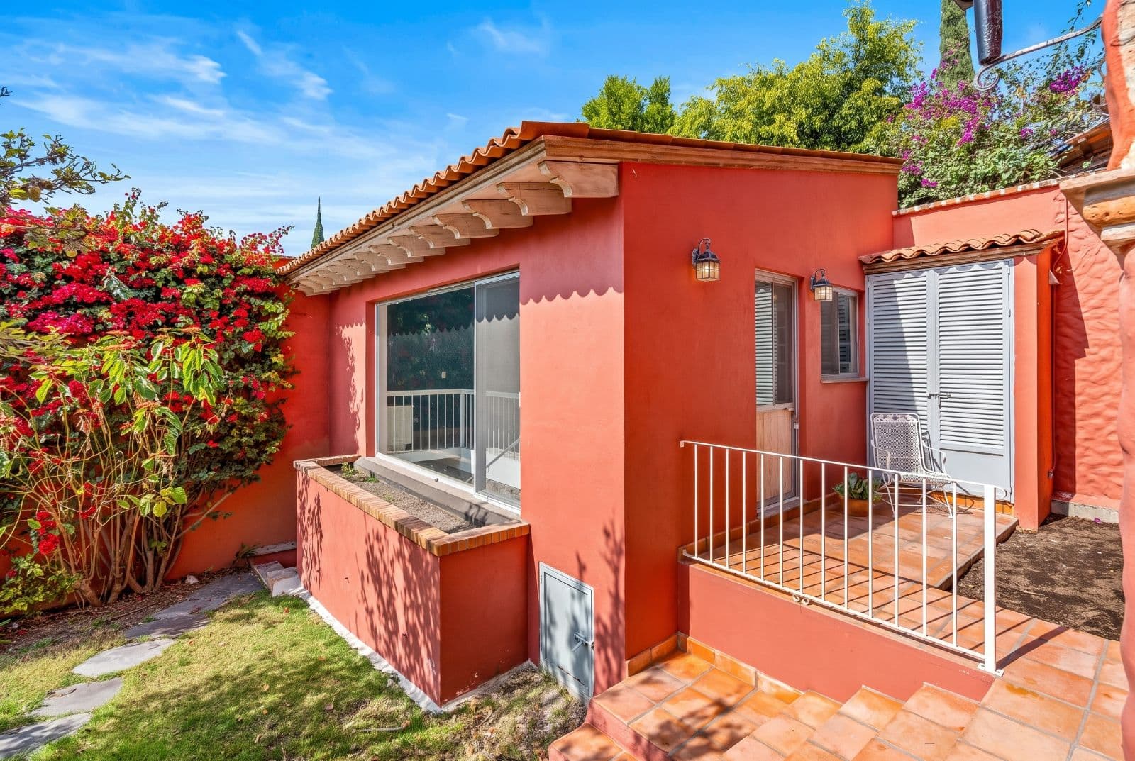 Casa Savia | A Private Garden Sanctuary in Los Frailes — Villa de los Frailes, San Miguel de Allende — photo 21 — charming terracotta oasis, vibrant bougainvillea abundance