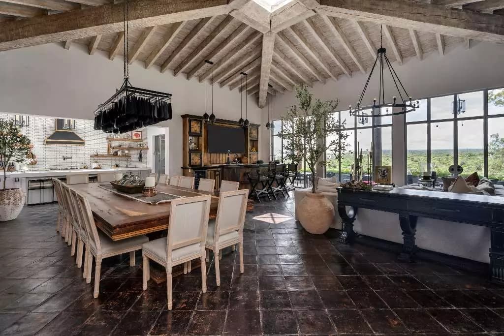 Casa Azul — Balcones, San Miguel de Allende — photo 22 — soaring ceilings, panoramic countryside views