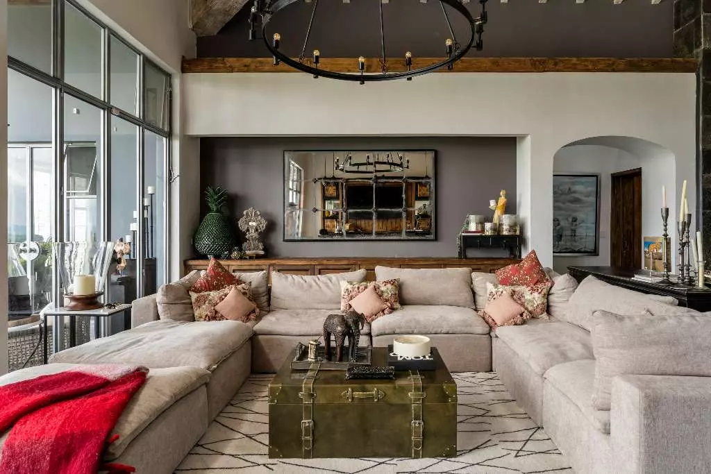 Casa Azul — Balcones, San Miguel de Allende — photo 23 — sophisticated entertaining sanctuary, abundant natural light