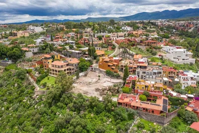 Montitlan Part 1 — Balcones, San Miguel de Allende — photo 8 — hillside vista, vibrant colonial charm