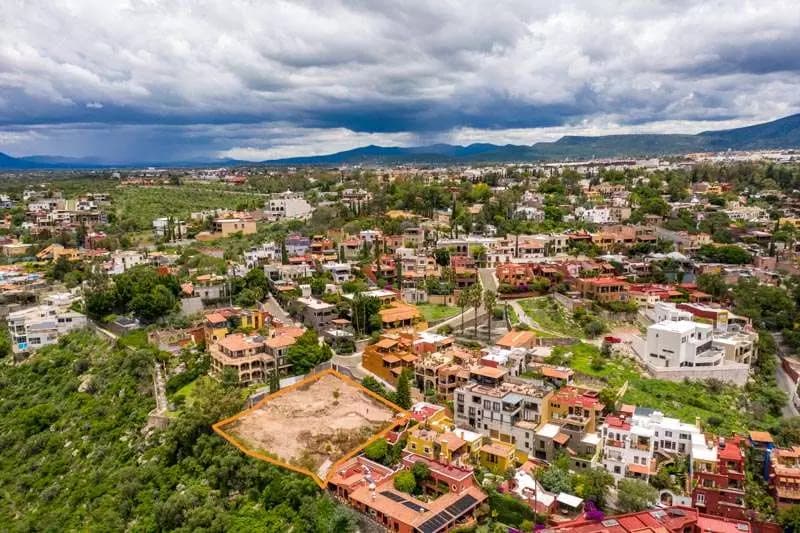 Montitlan Part 1 — Balcones, San Miguel de Allende — photo 10 — panoramic valley views, verdant hillside setting