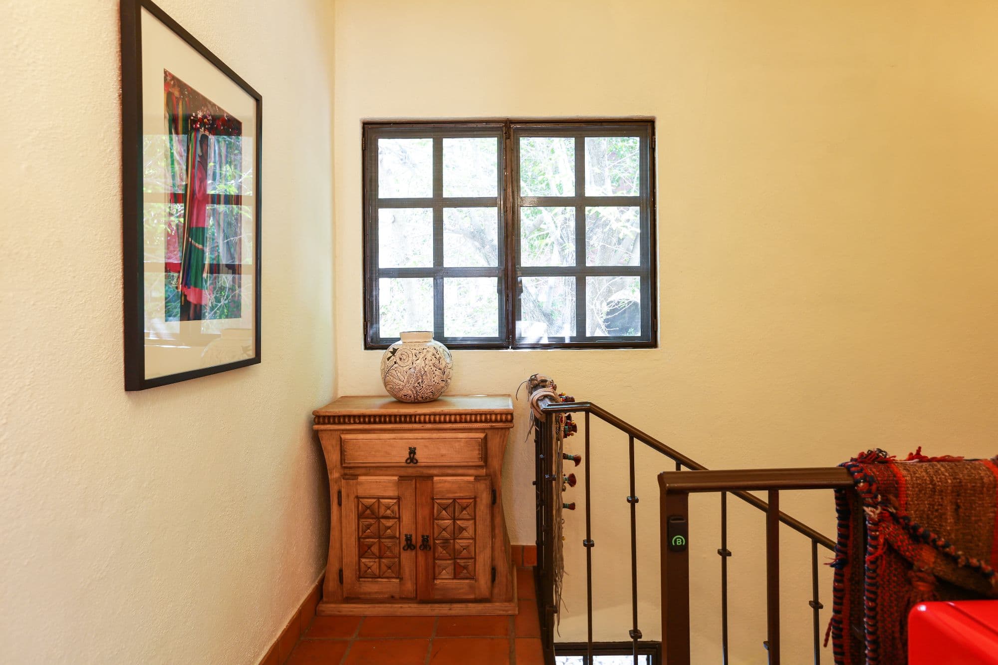 Casa Baeza — San Miguel de Allende Centro, San Miguel de Allende — photo 15 — sunlit landing with artisanal touches