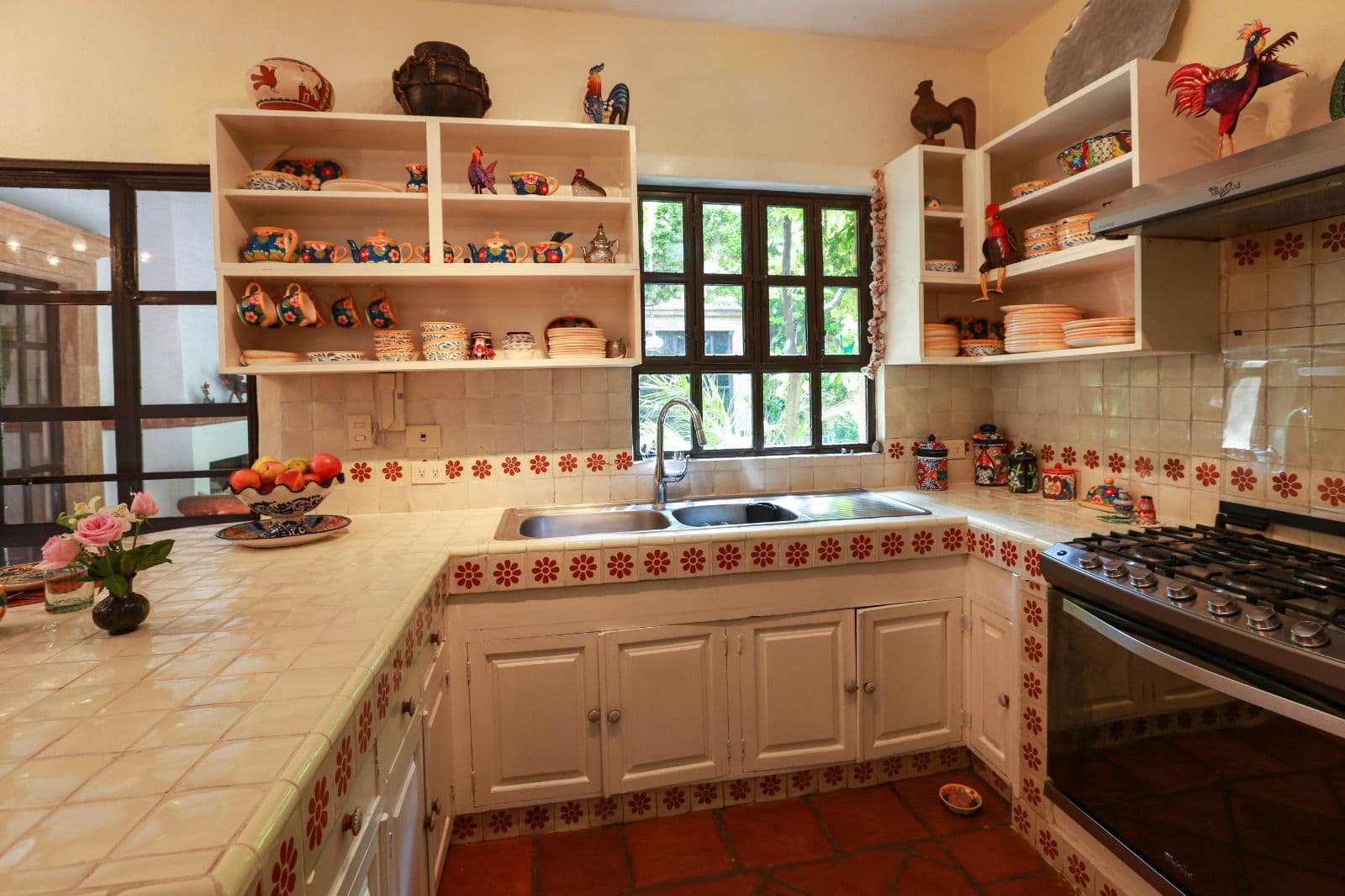 Casa Baeza — San Miguel de Allende Centro, San Miguel de Allende — photo 29 — charming traditional mexican kitchen, authentically appointed