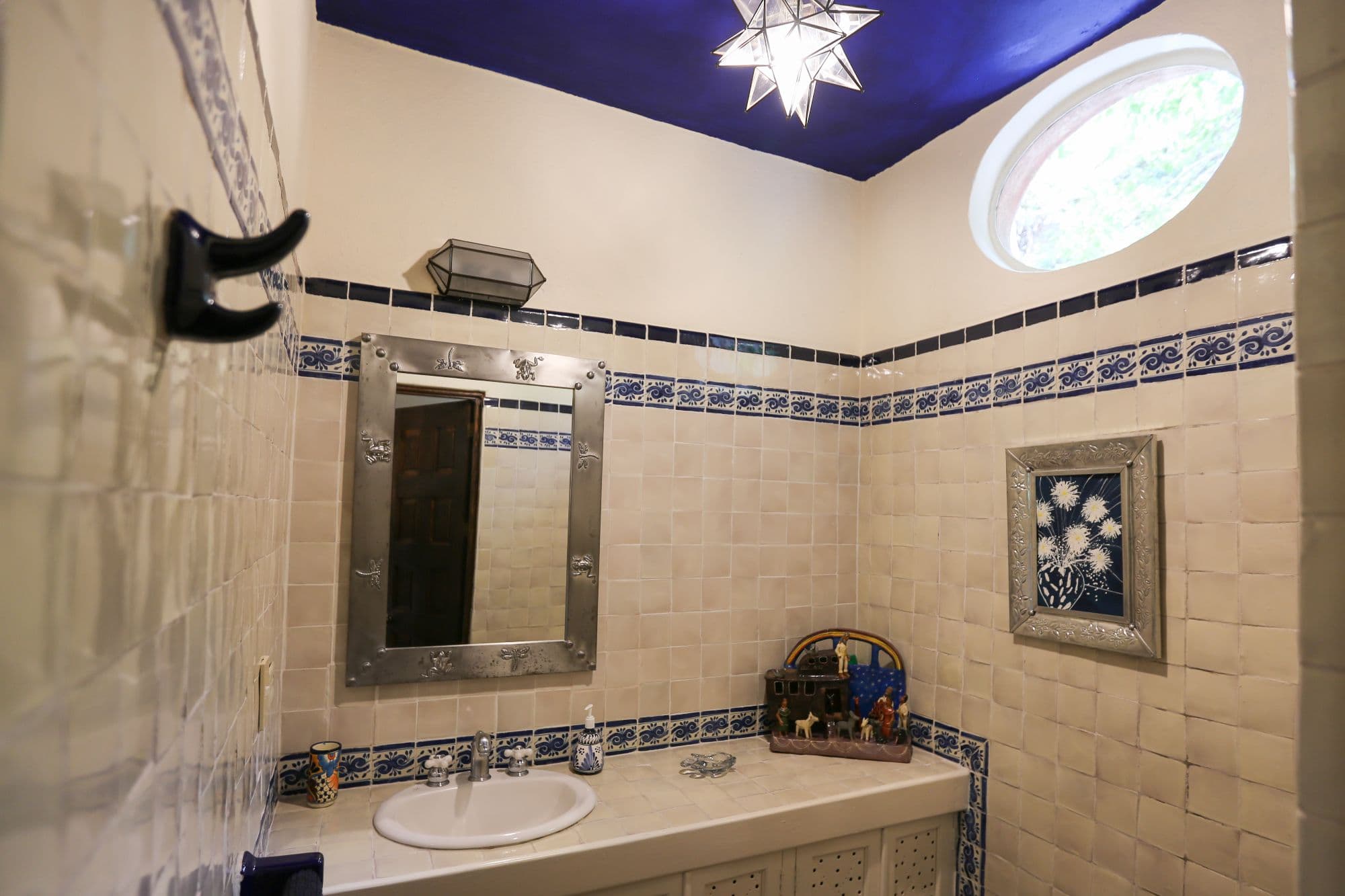 Casa Baeza — San Miguel de Allende Centro, San Miguel de Allende — photo 25 — charming colonial bathroom with artisan details