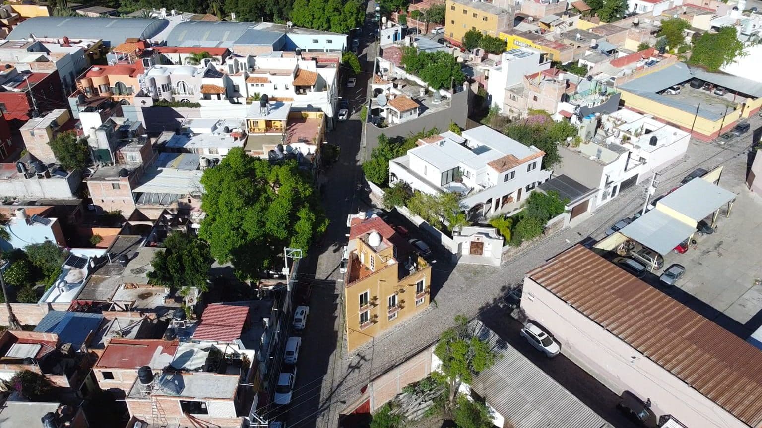 Terreno Guadalupe — Guadalupe, San Miguel de Allende — photo 12 — charming neighborhood with architectural character