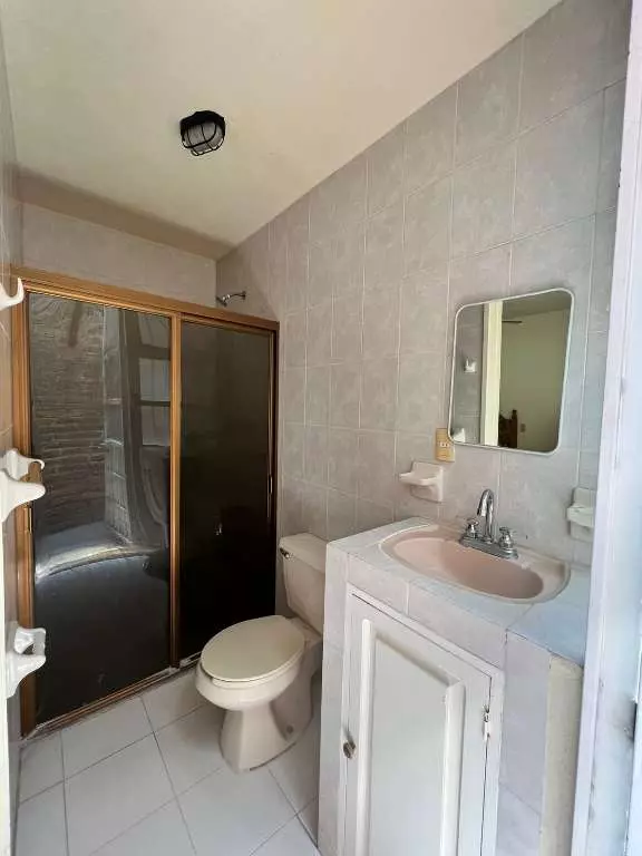 Cielito Lindo — Guadalupe, San Miguel de Allende — photo 2 — charming updated bathroom suite