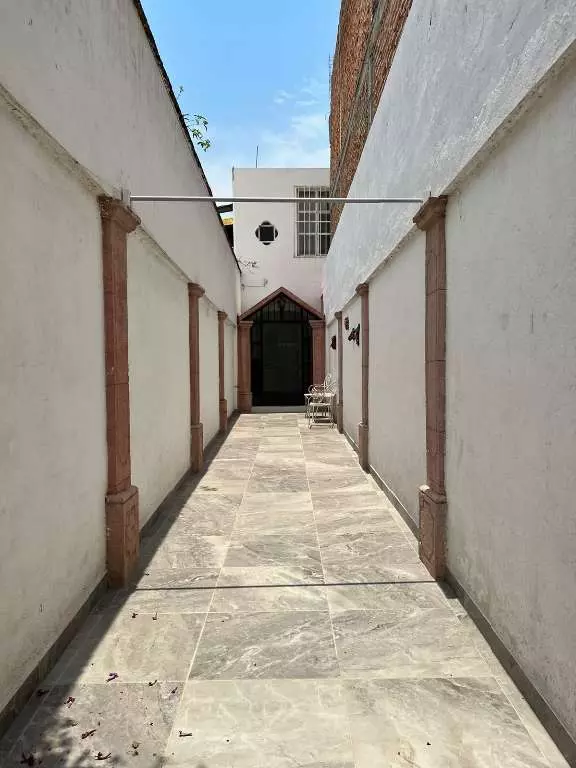 Cielito Lindo — Guadalupe, San Miguel de Allende — photo 10 — charming covered courtyard with authentic character