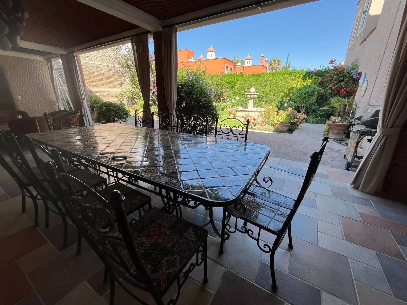 Casa Fuente — Atascadero (Arcos de San Miguel), San Miguel de Allende — photo 11 — sophisticated covered terrace, panoramic views