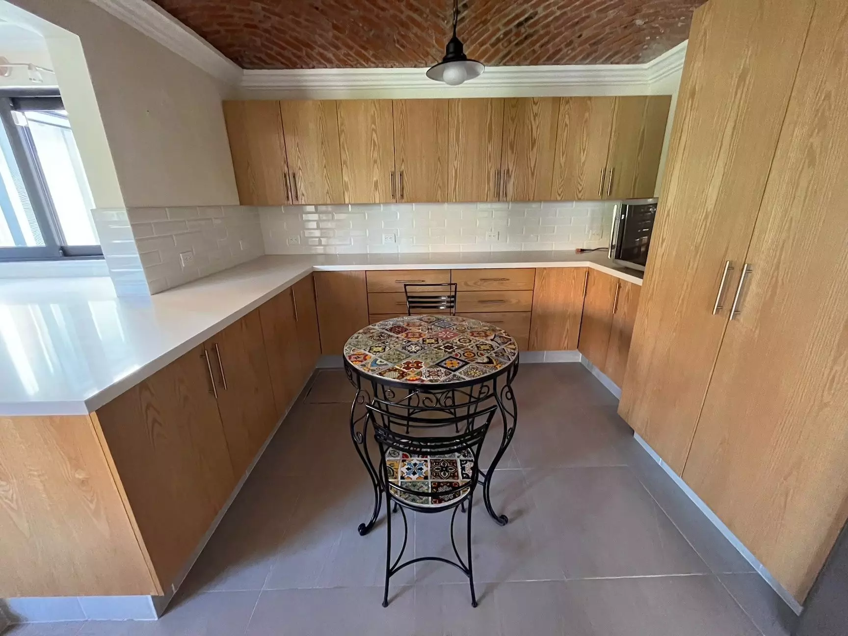 Casa Fuente — Atascadero (Arcos de San Miguel), San Miguel de Allende — photo 7 — contemporary kitchen with rustic charm