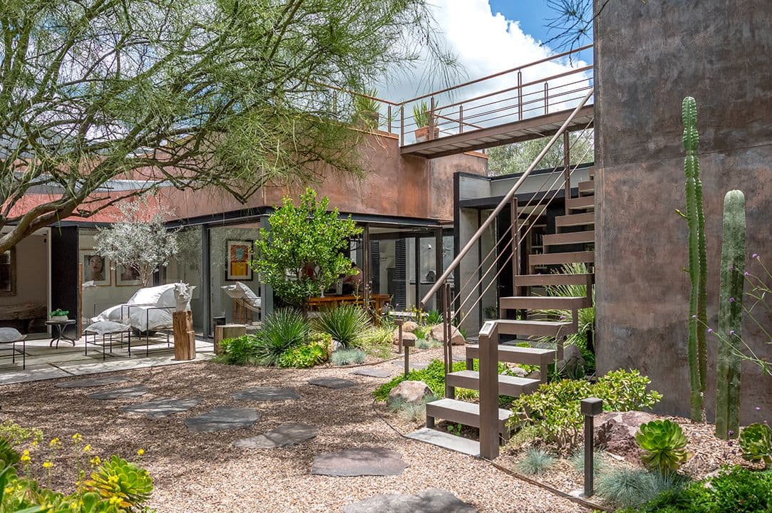 CASA SANCHEZ RENERO — Balcones, San Miguel de Allende — photo 20 — contemporary courtyard with architectural elegance