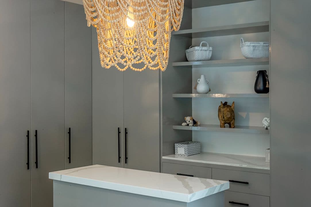 CASA SANCHEZ RENERO — Balcones, San Miguel de Allende — photo 13 — elegant dressing room, curated styling space
