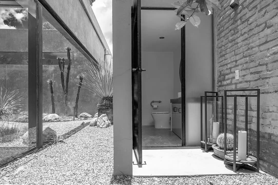 CASA SANCHEZ RENERO — Balcones, San Miguel de Allende — photo 27 — contemporary courtyard with desert elegance
