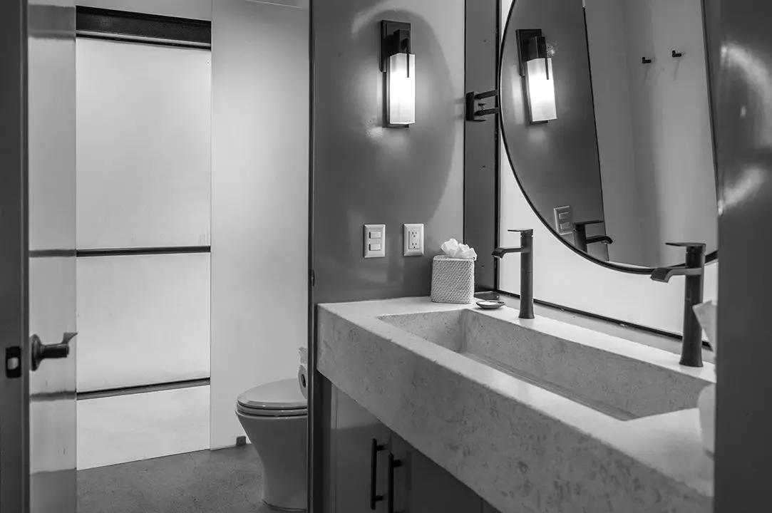 CASA SANCHEZ RENERO — Balcones, San Miguel de Allende — photo 15 — contemporary spa-inspired master bath retreat