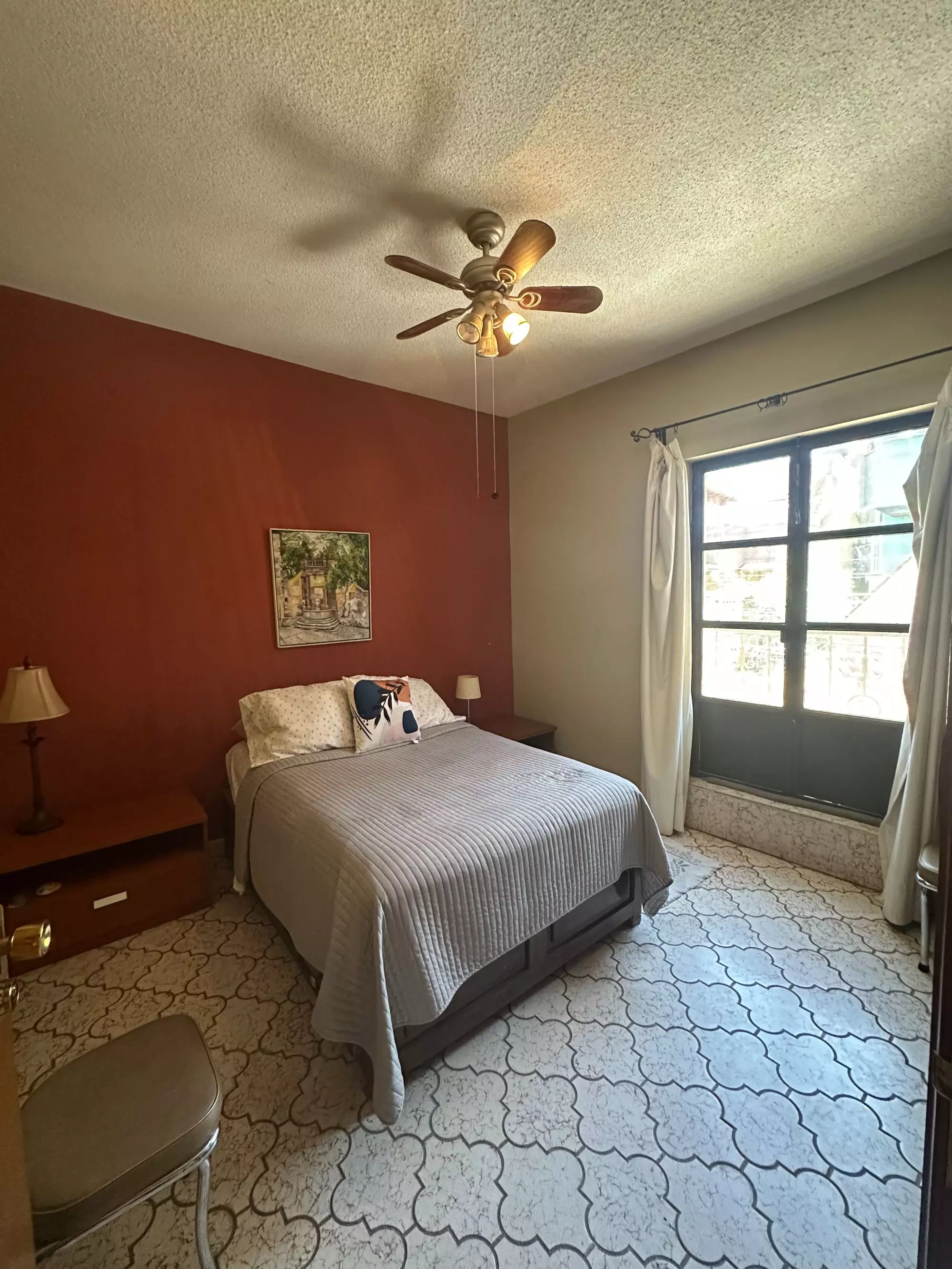 Casa San Antonio 20 Enero — San Antonio, San Miguel de Allende — photo 5 — charming bedroom with vibrant accent wall