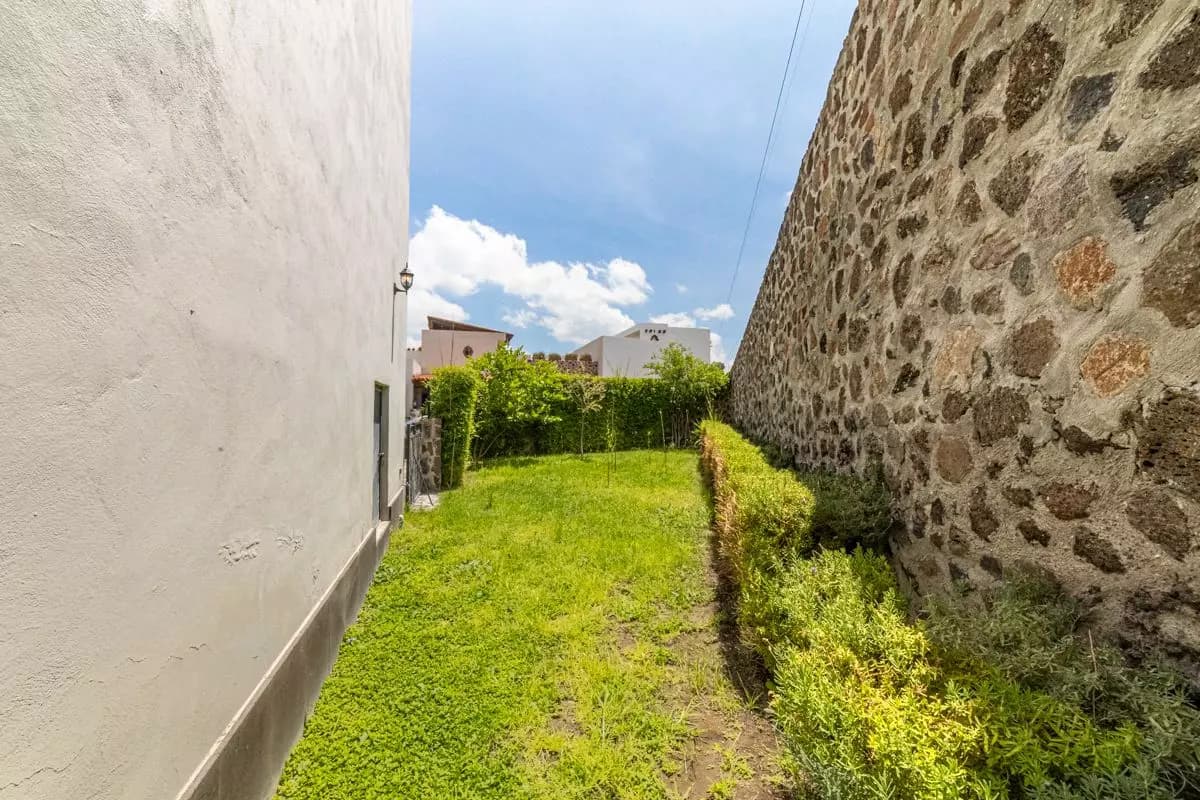 Casa Atardecer — Antigua Residencial, San Miguel de Allende — photo 13 — charming walled garden with potential