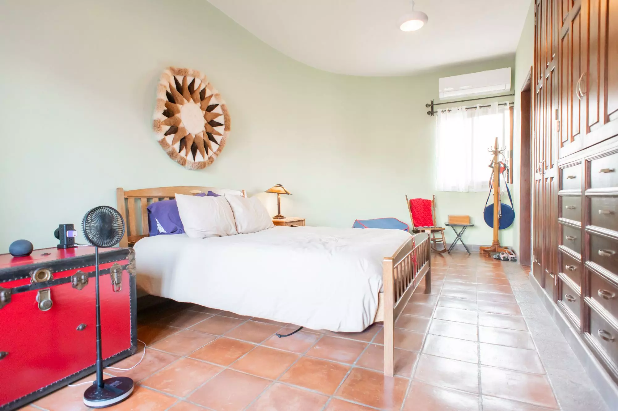 Casa Capricho Azul — El Capricho, San Miguel de Allende — photo 3 — spacious sun-filled bedroom with character