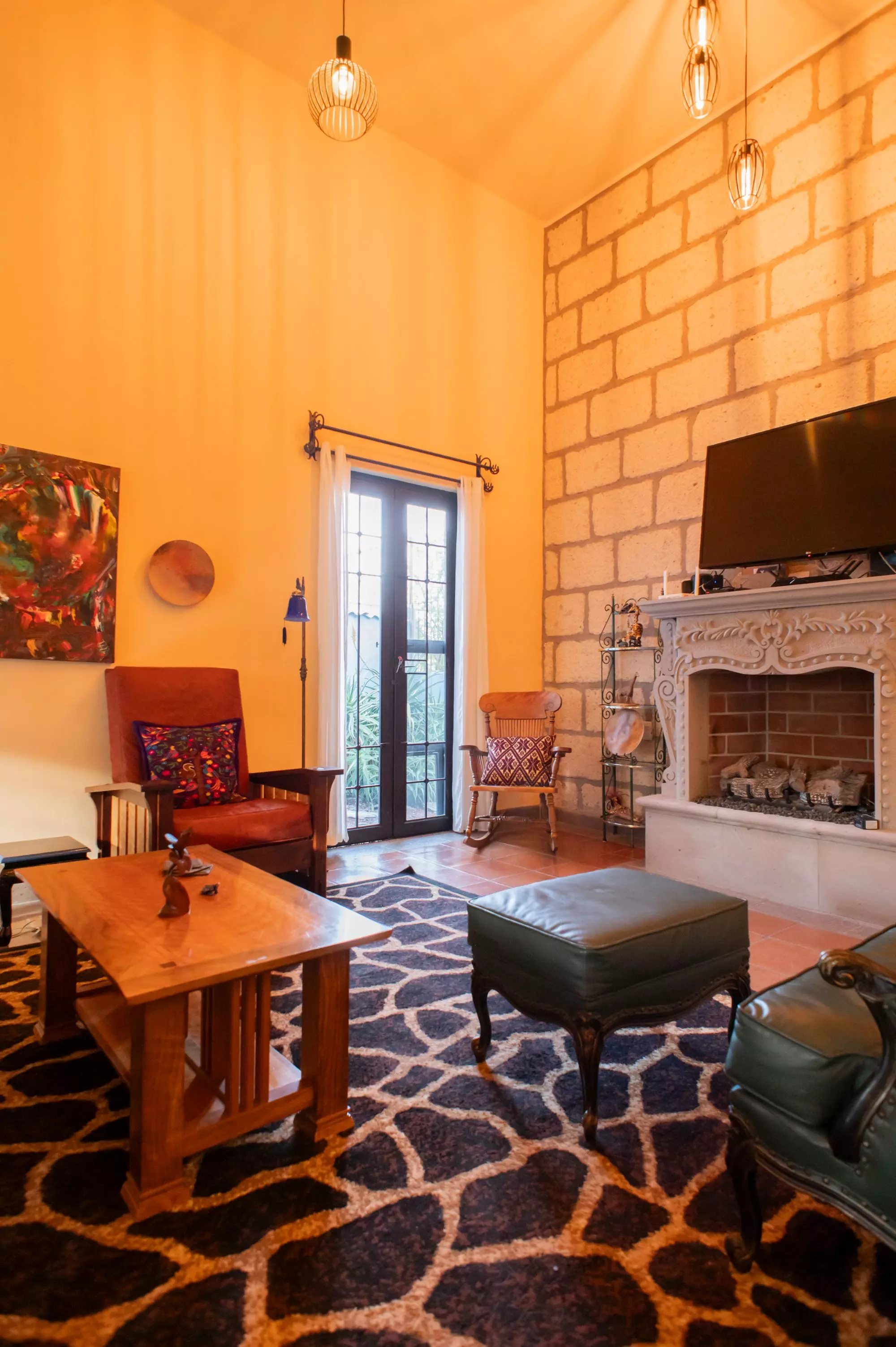 Casa Capricho Azul — El Capricho, San Miguel de Allende — photo 11 — warm, sun-drenched living with authentic charm