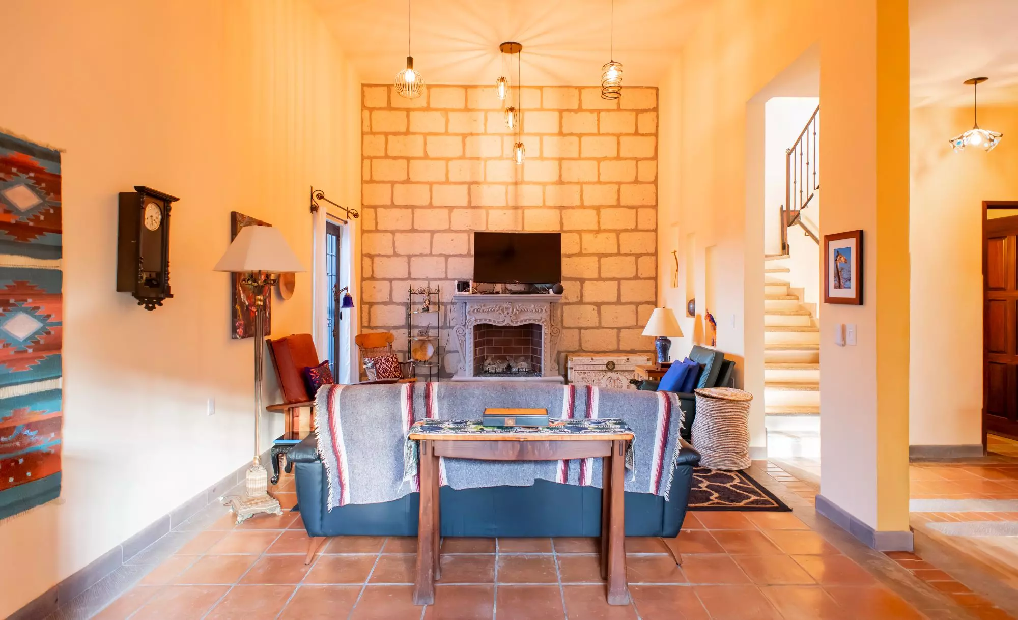 Casa Capricho Azul — El Capricho, San Miguel de Allende — photo 21 — luminous living space, rustic elegance