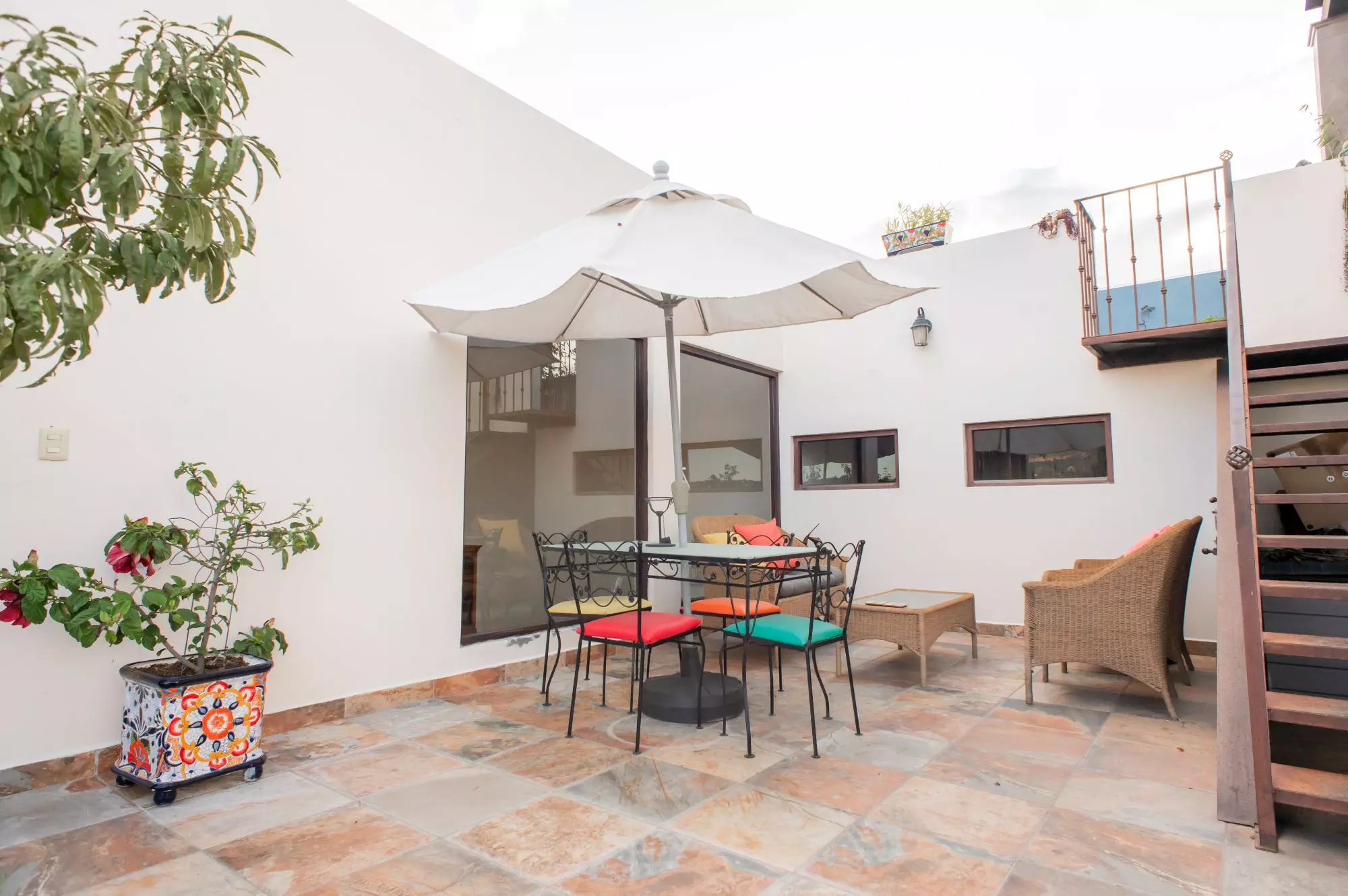 Casa Capricho Azul — El Capricho, San Miguel de Allende — photo 25 — charming courtyard with contemporary mexican elegance